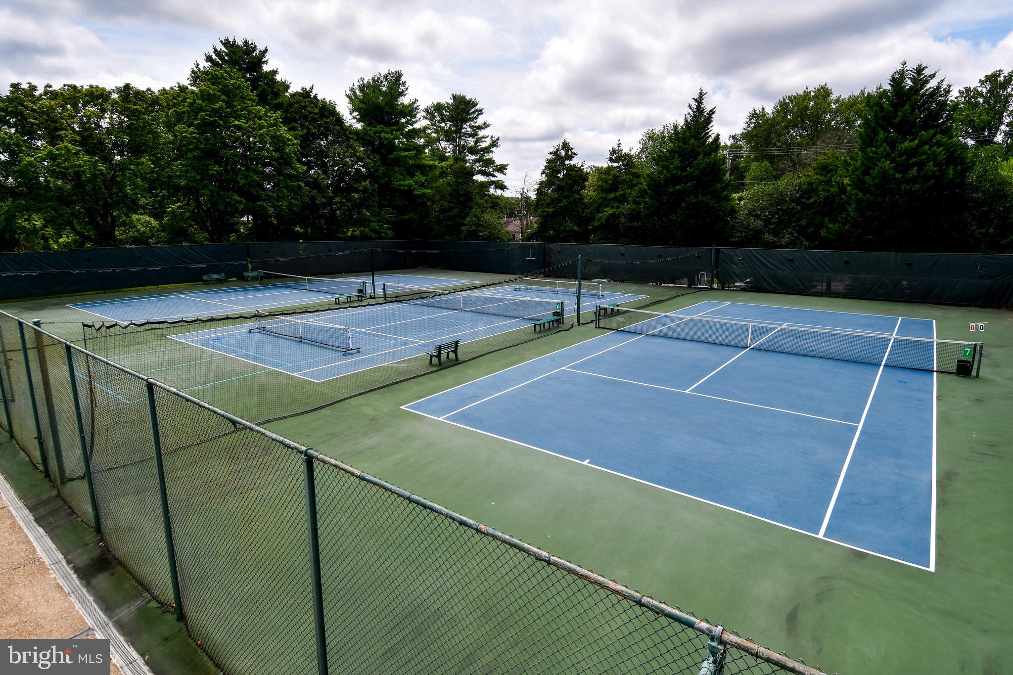 PROMENADE TOWERS - Residential