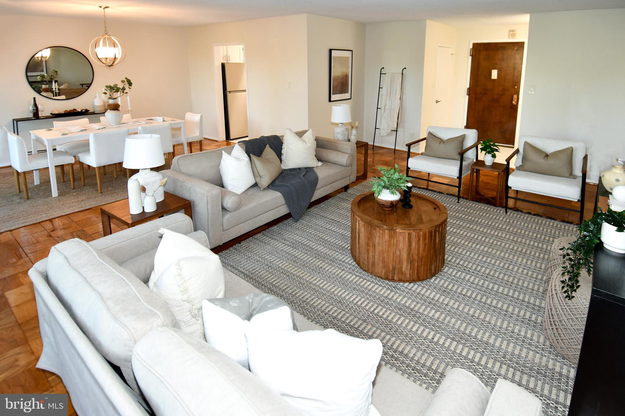 PROMENADE TOWERS - Residential