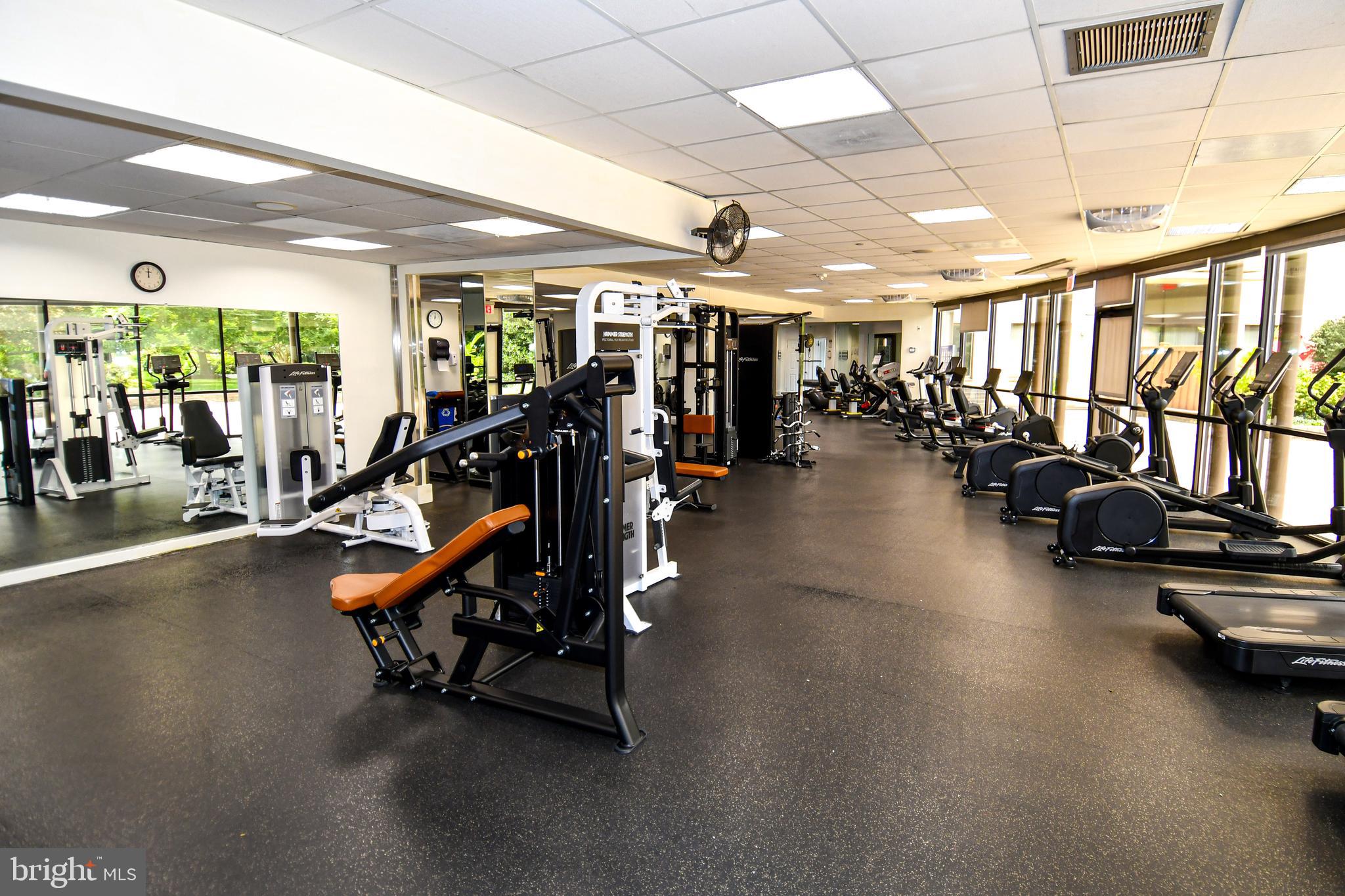 PROMENADE TOWERS - Residential