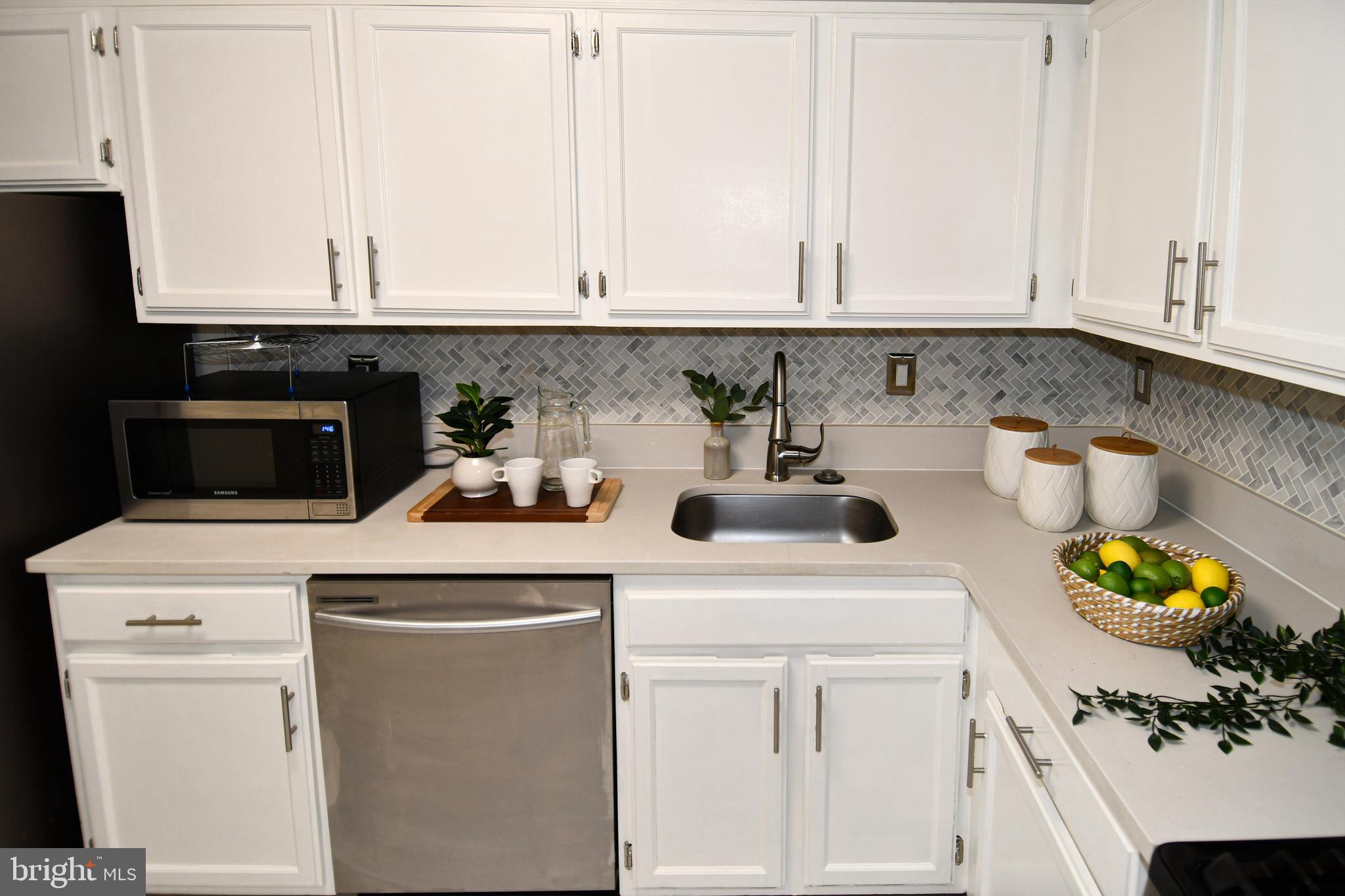 PROMENADE TOWERS - Residential