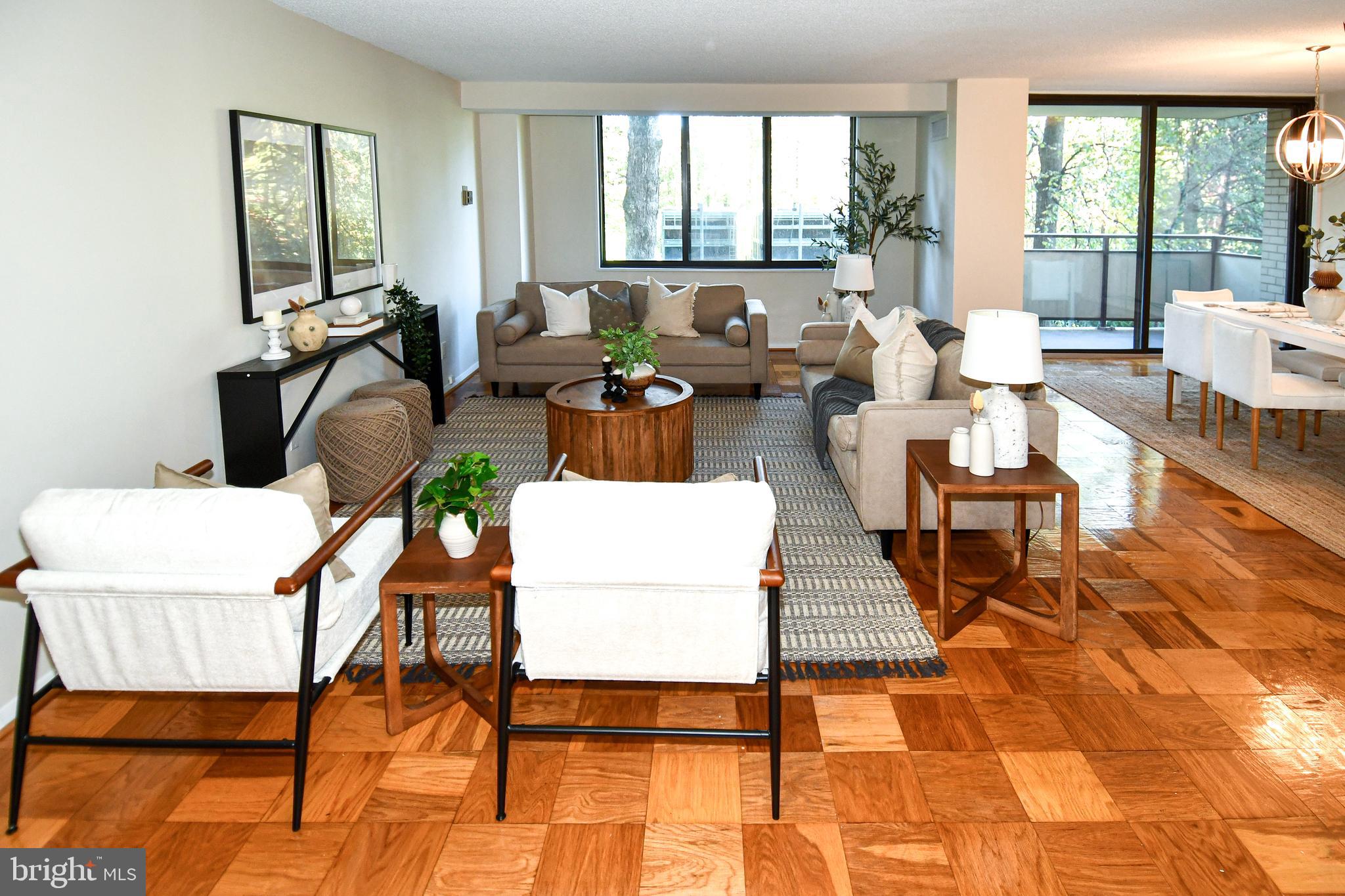 PROMENADE TOWERS - Residential