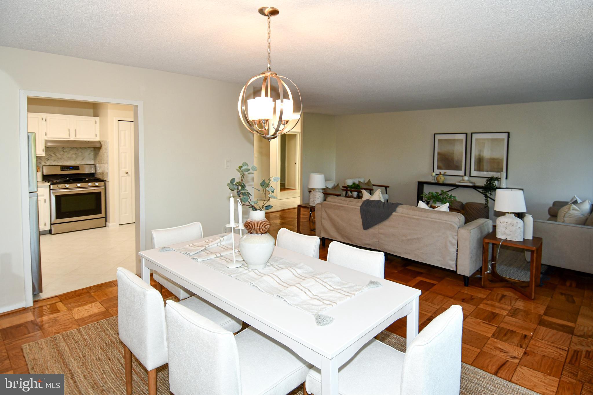 PROMENADE TOWERS - Residential