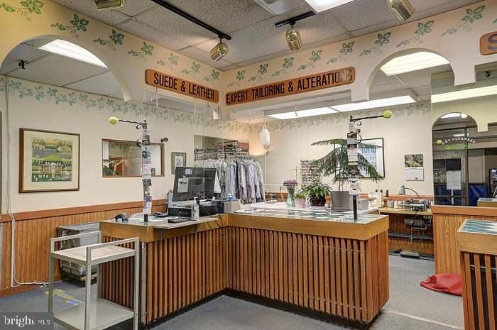 PROMENADE TOWERS - Residential