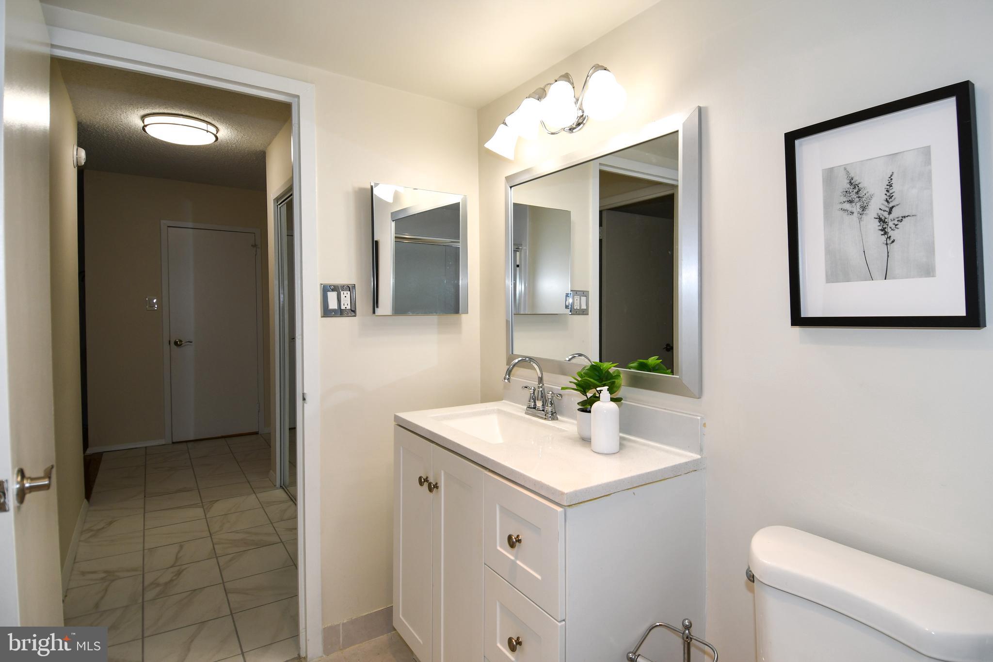 PROMENADE TOWERS - Residential