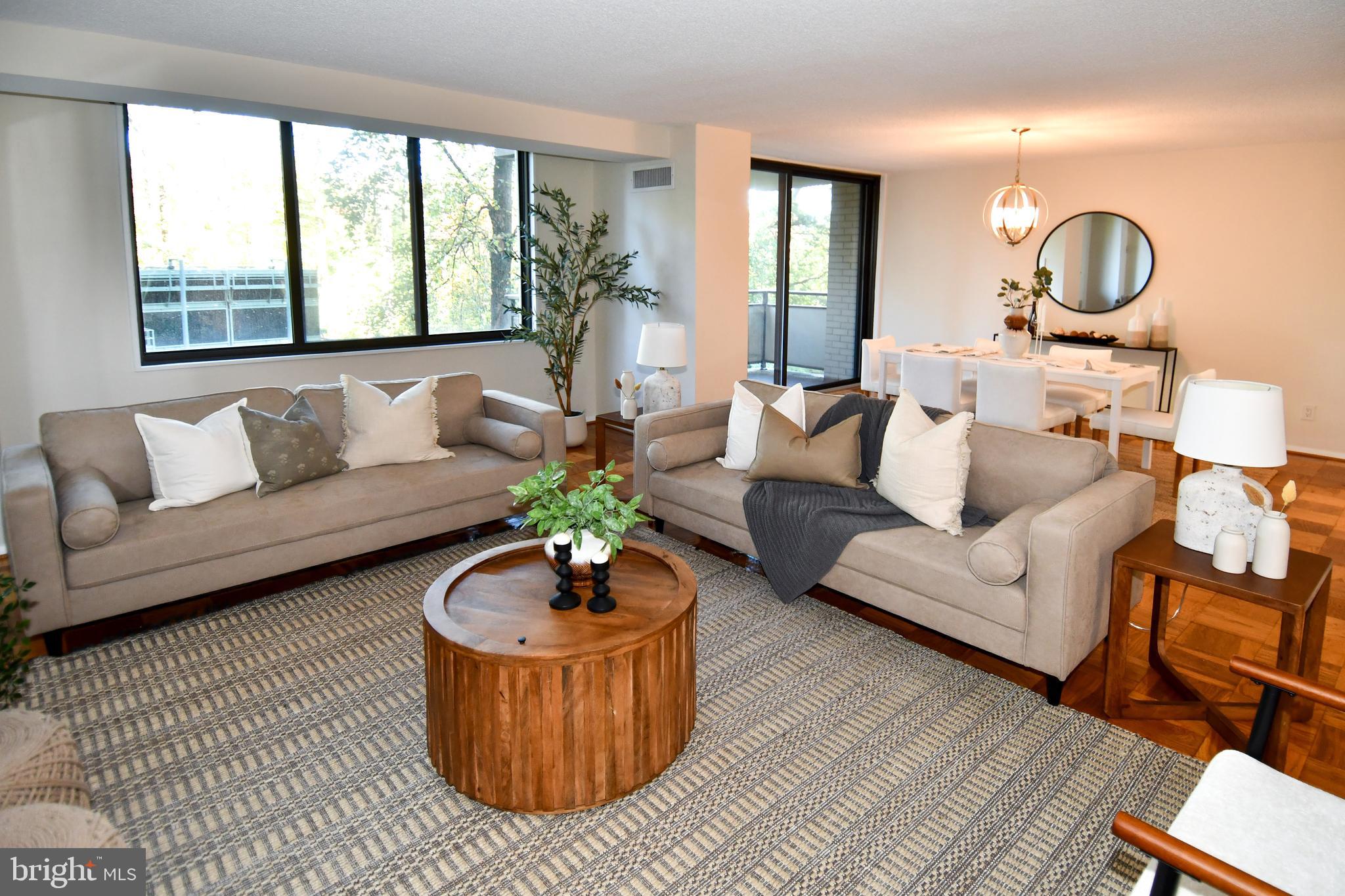 PROMENADE TOWERS - Residential