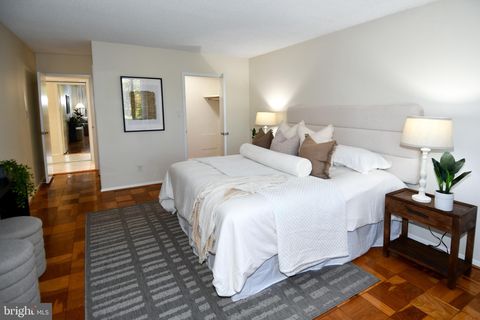 Property photo of 5225 Pooks Hill Road 222n, Bethesda, MD 20814