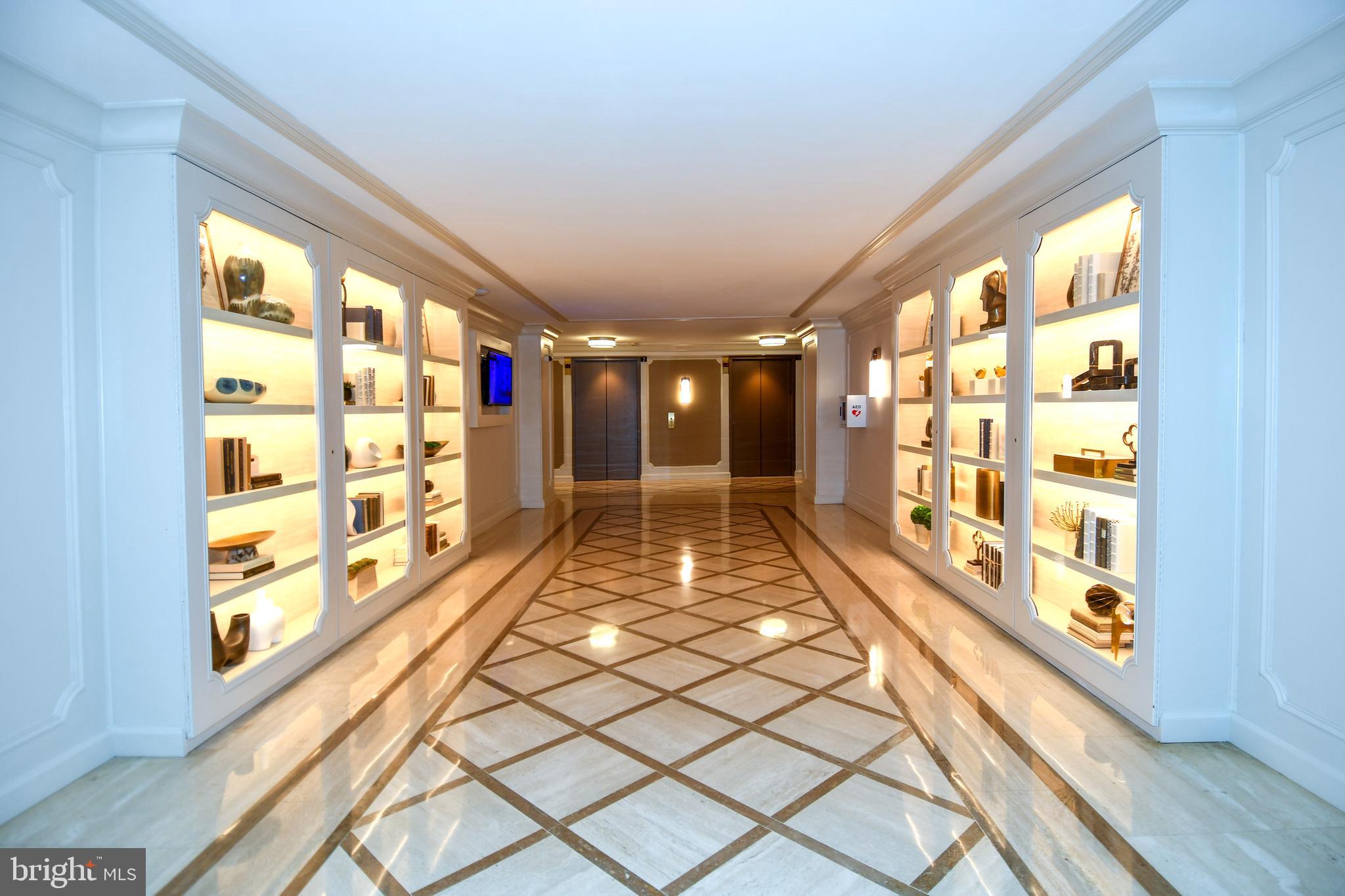 PROMENADE TOWERS - Residential