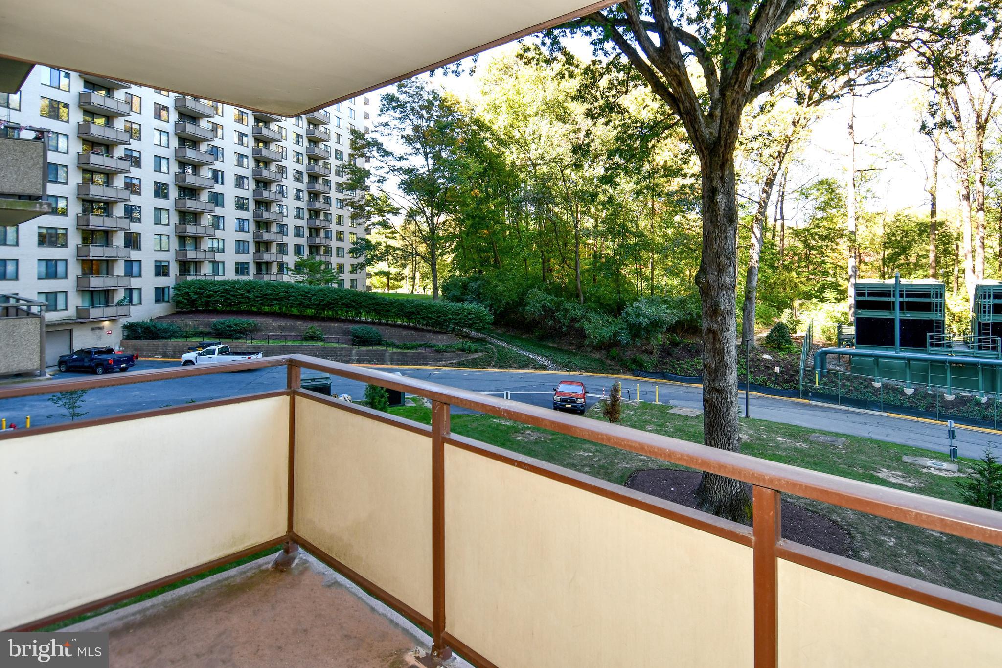 PROMENADE TOWERS - Residential