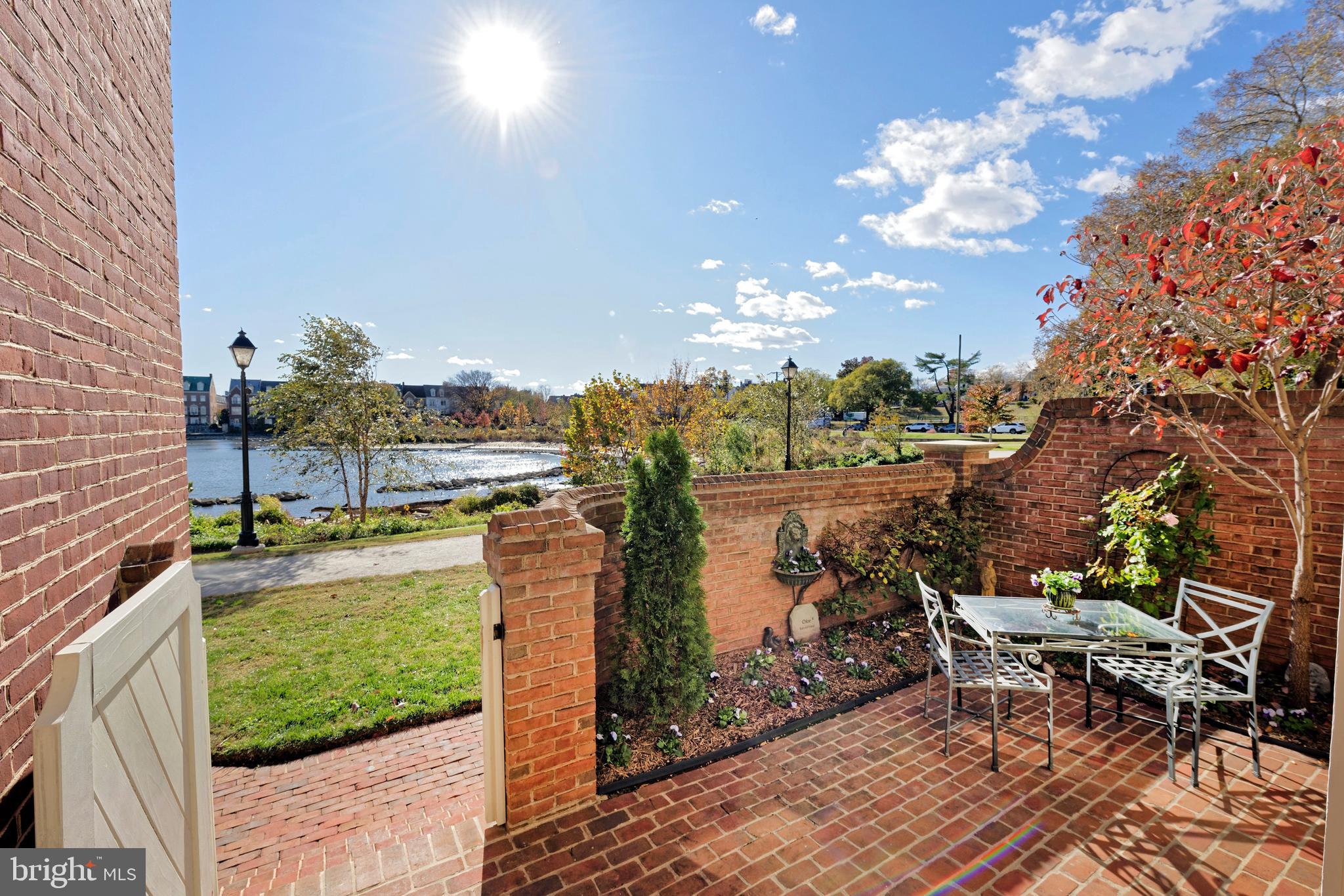 HARBORSIDE - Residential