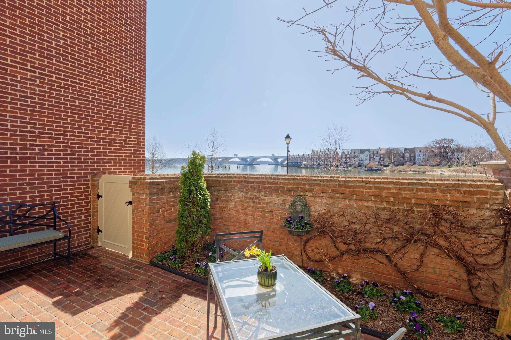 HARBORSIDE - Residential