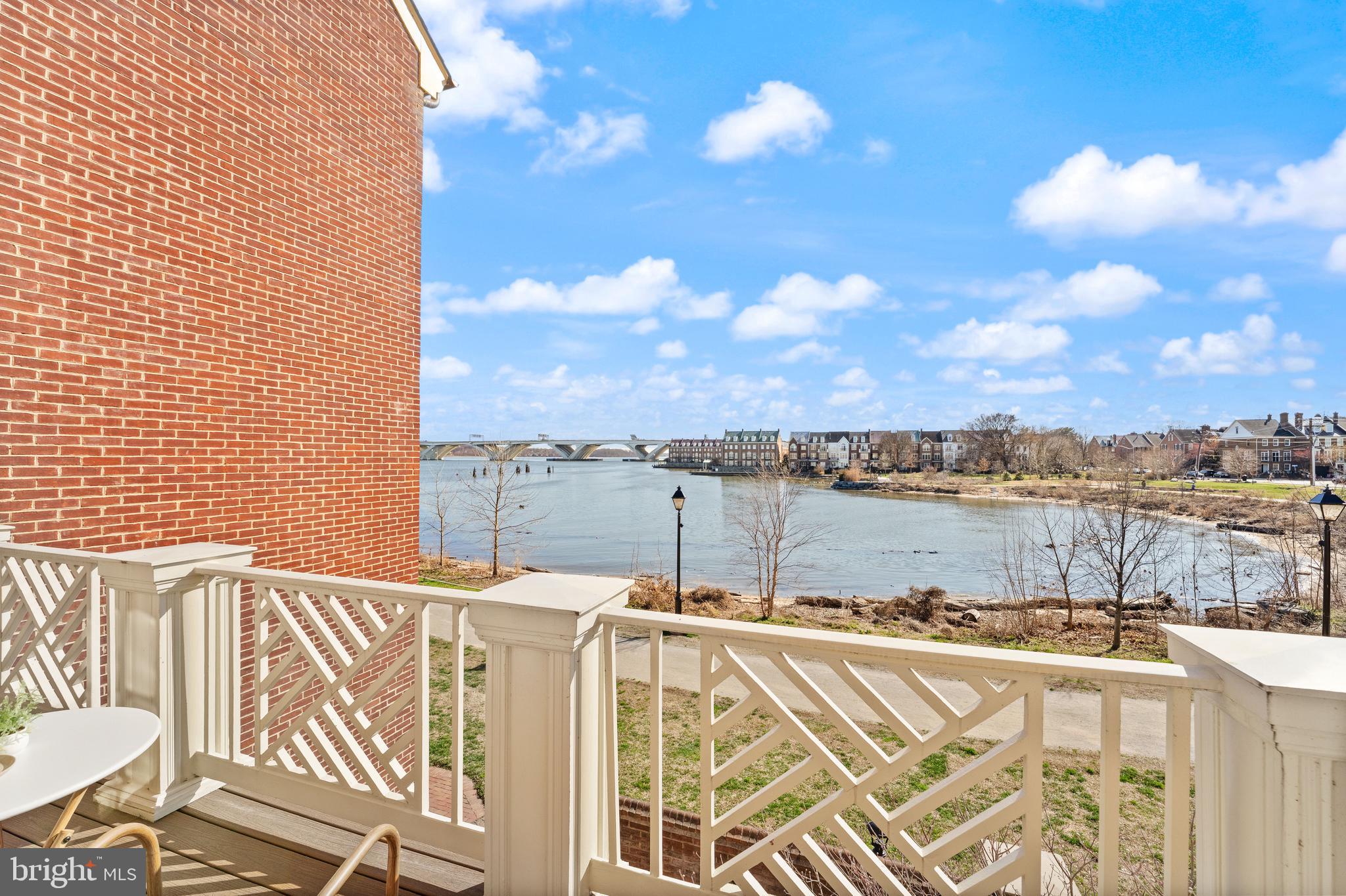 HARBORSIDE - Residential