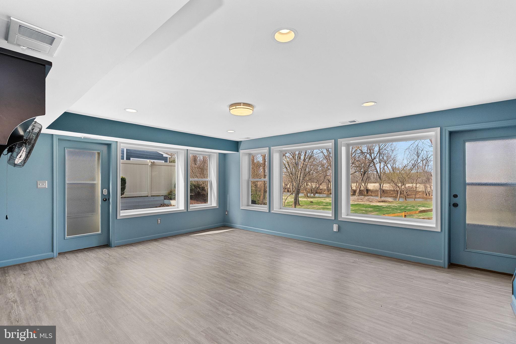 BROAD RUN FARMS - Residential