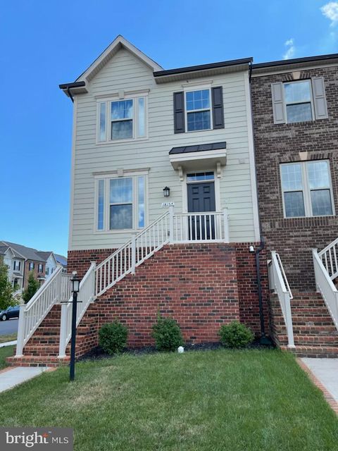 Townhouse For Rent - 18157 Red Mulberry Road<br/> DUMFRIES, VA 22026