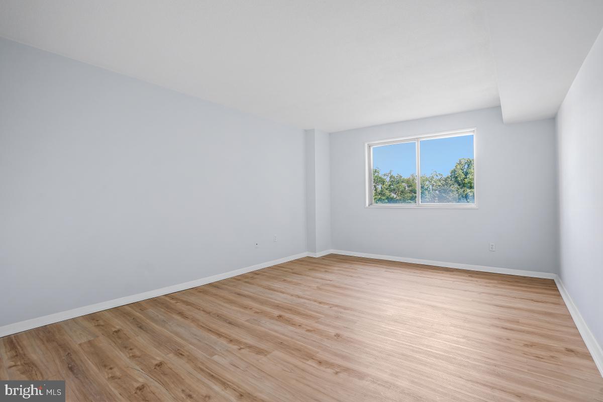 PRESIDENTIAL TOWERS - Residential