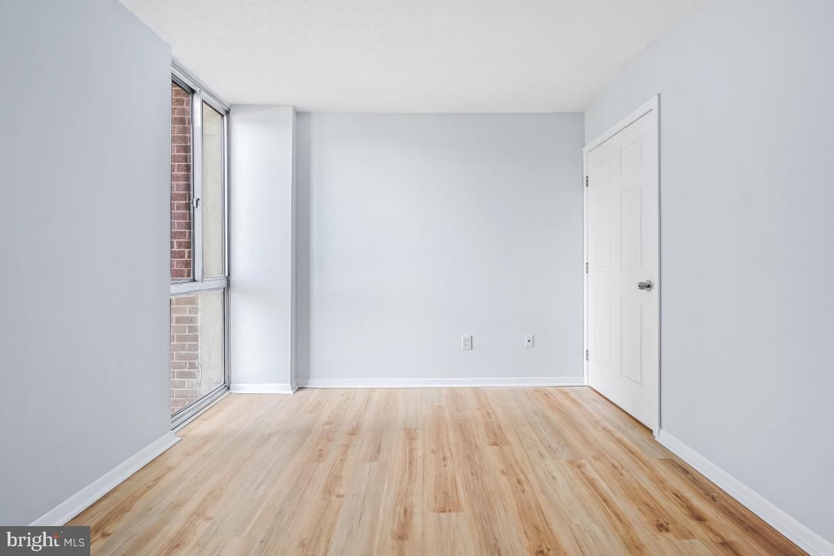 PRESIDENTIAL TOWERS - Residential