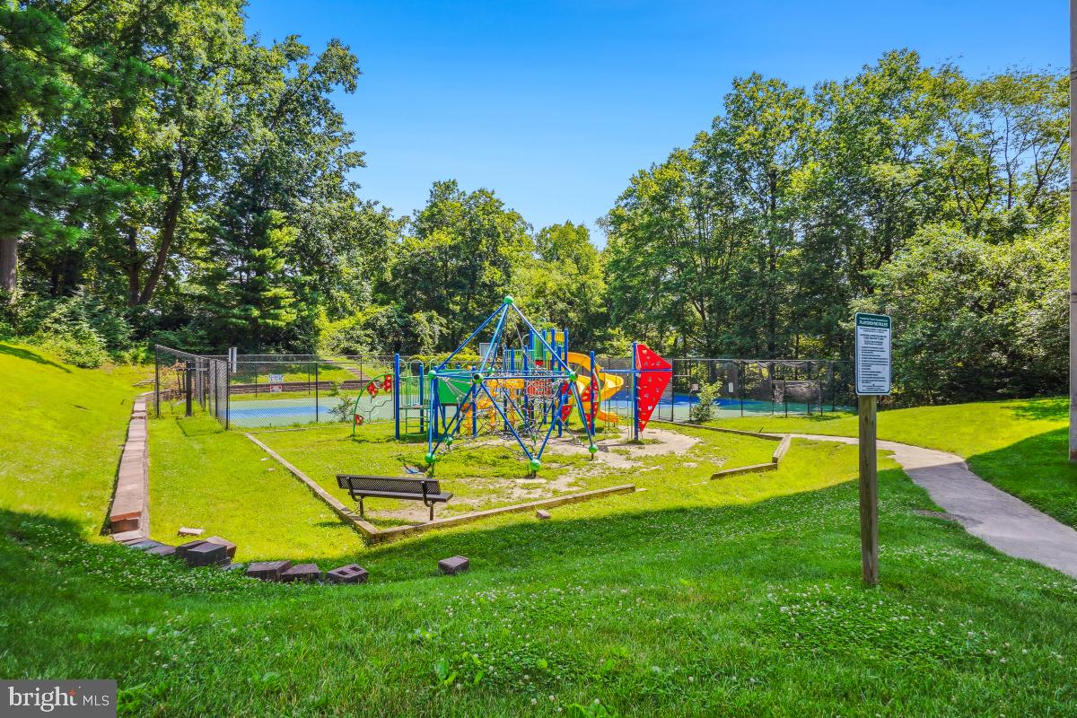 PRESIDENTIAL TOWERS - Residential