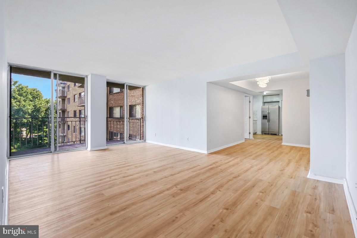 PRESIDENTIAL TOWERS - Residential