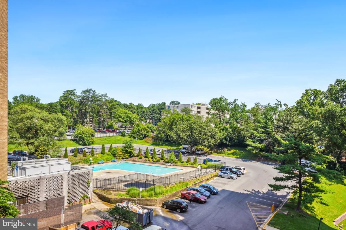 PRESIDENTIAL TOWERS - Residential