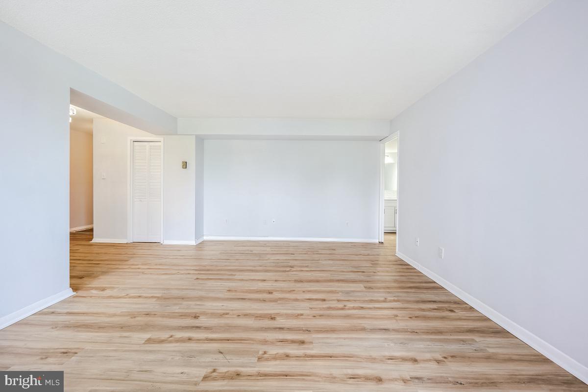 PRESIDENTIAL TOWERS - Residential