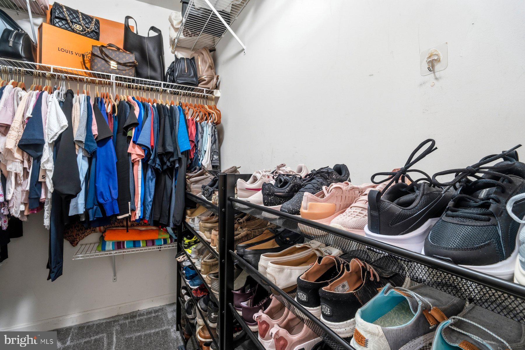 WINIFRED MANOR - Residential