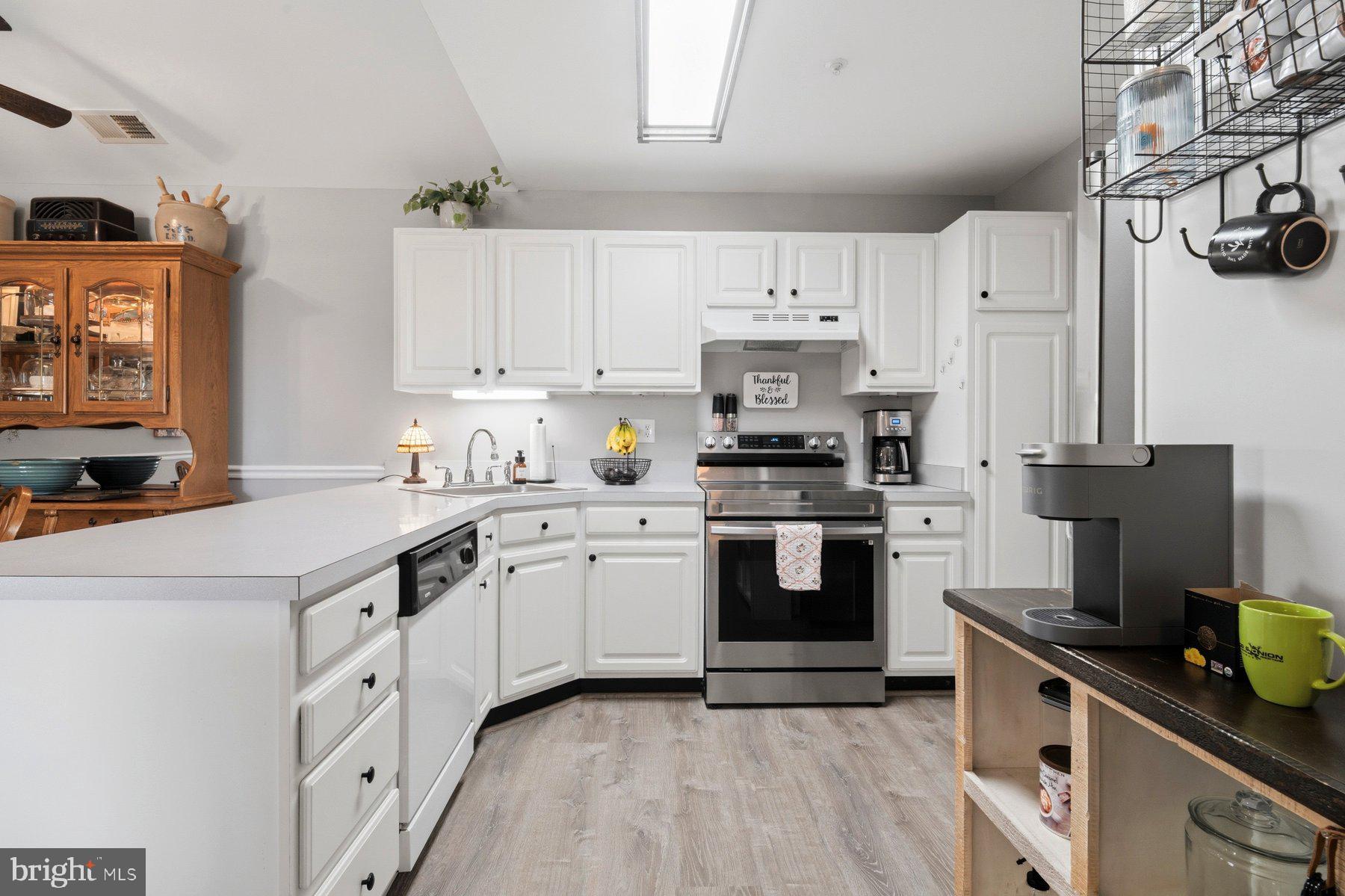 WINIFRED MANOR - Residential