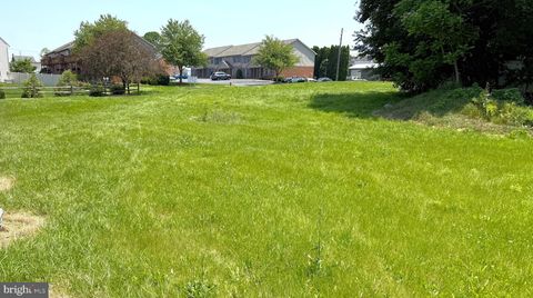 Photo of 88 Reagan Drive, EPHRATA, PA 17522 (MLS # PALA2072732)