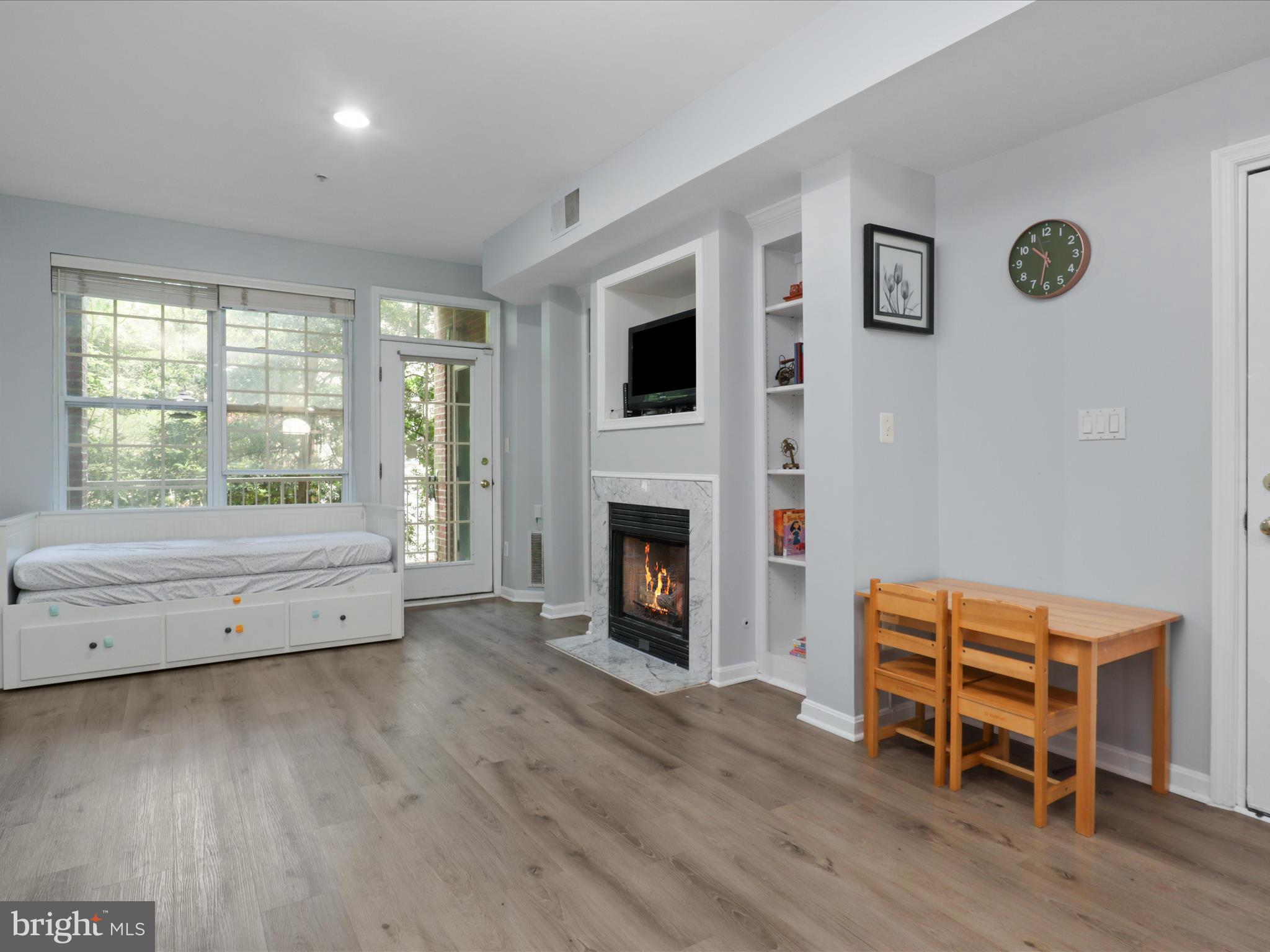 WESTBRIAR PLAZA - Residential Lease