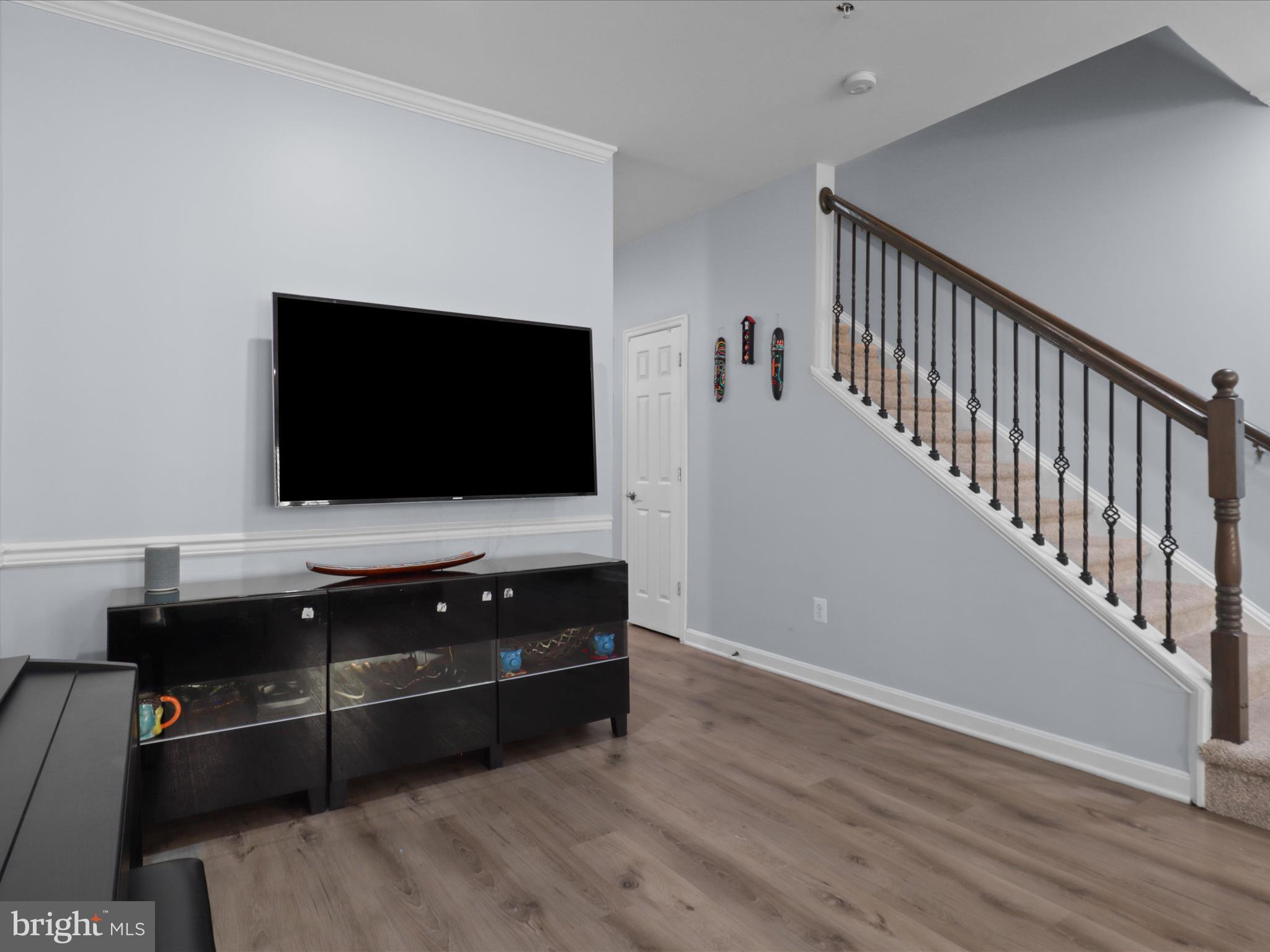 WESTBRIAR PLAZA - Residential Lease