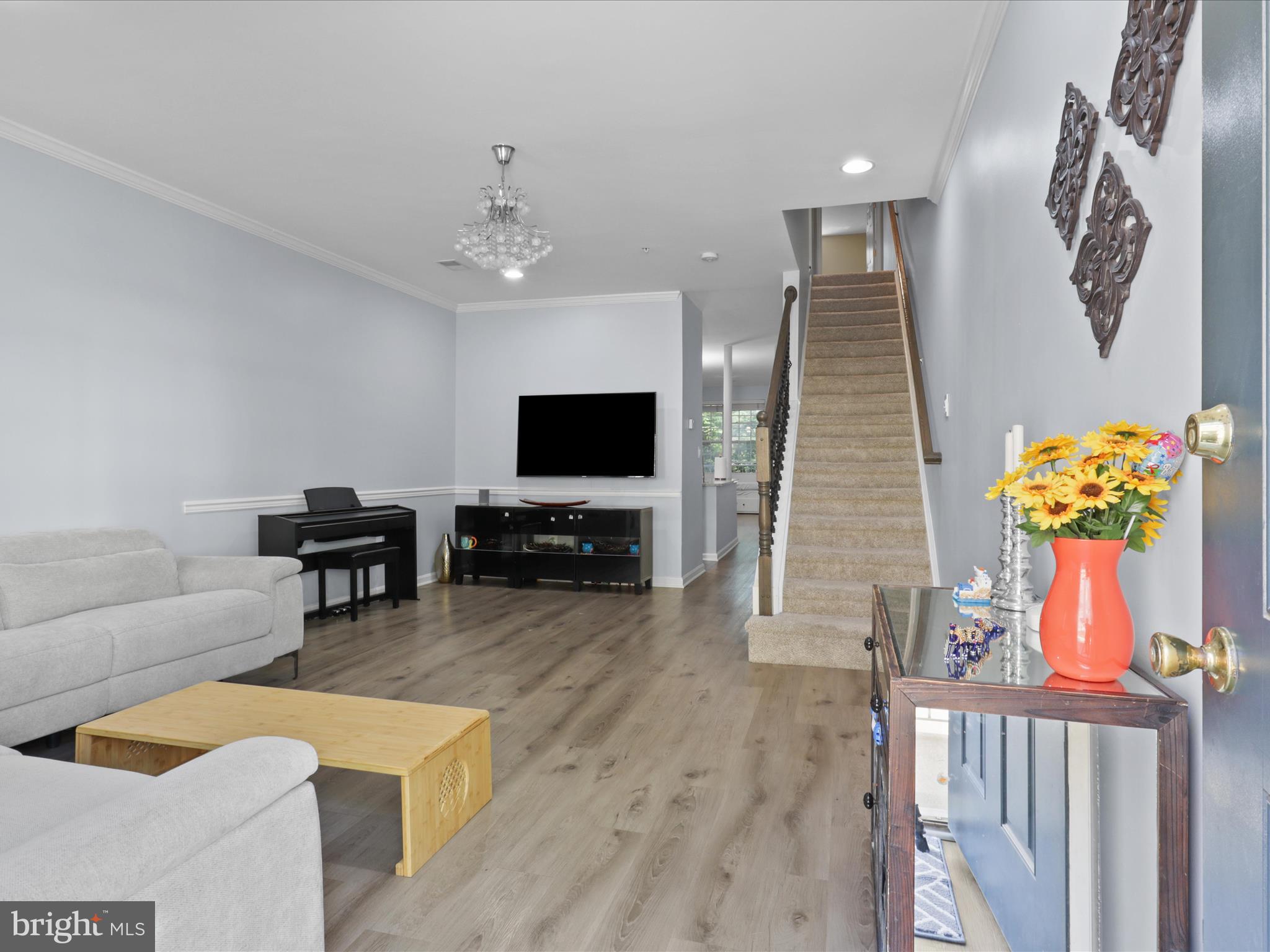 WESTBRIAR PLAZA - Residential Lease