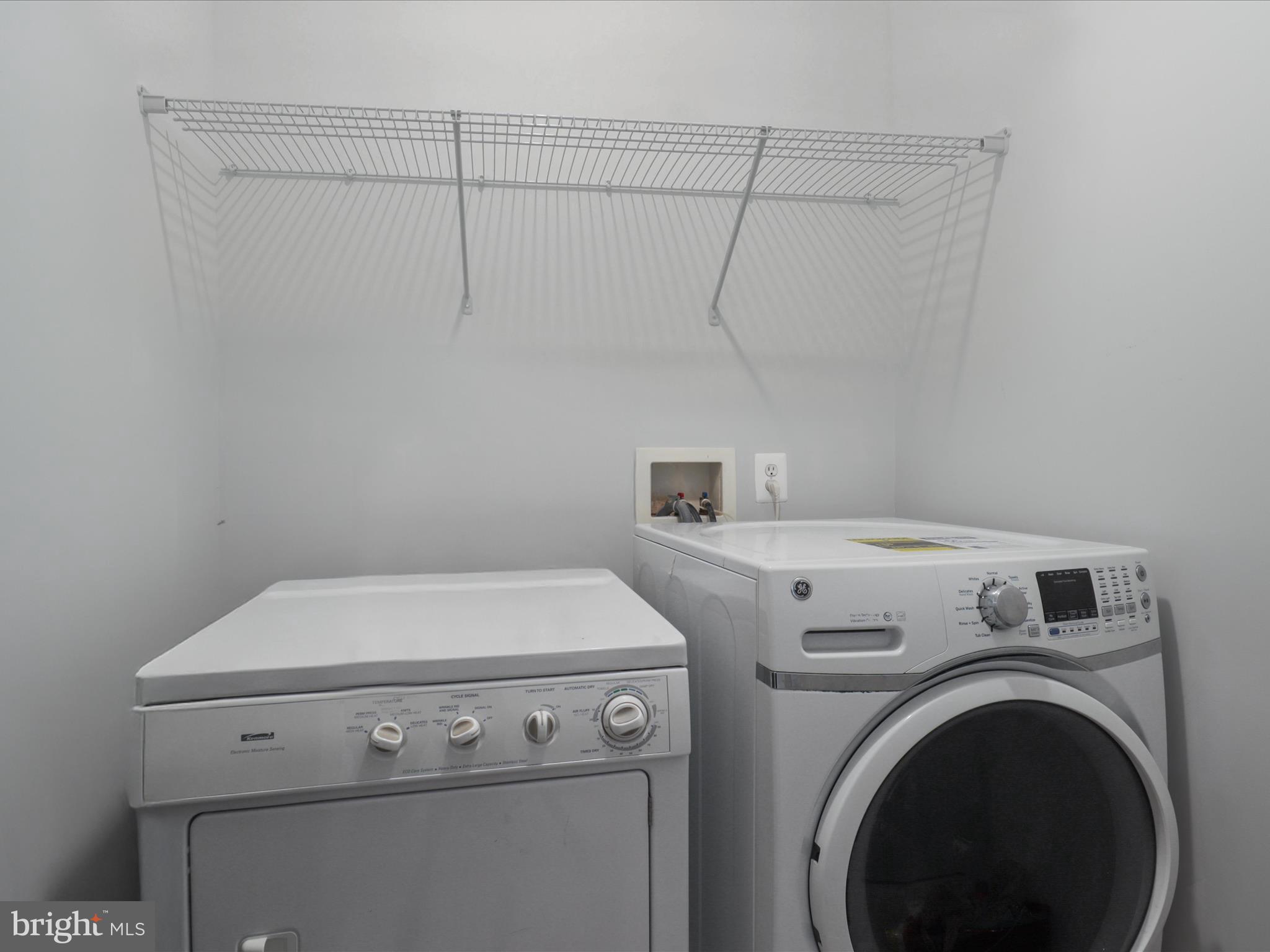 WESTBRIAR PLAZA - Residential Lease