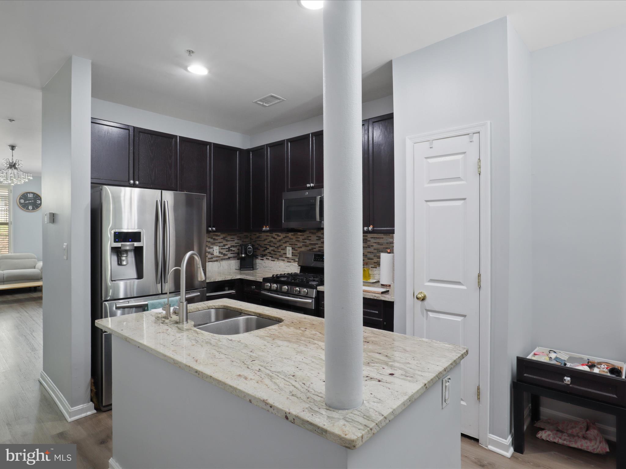 WESTBRIAR PLAZA - Residential Lease