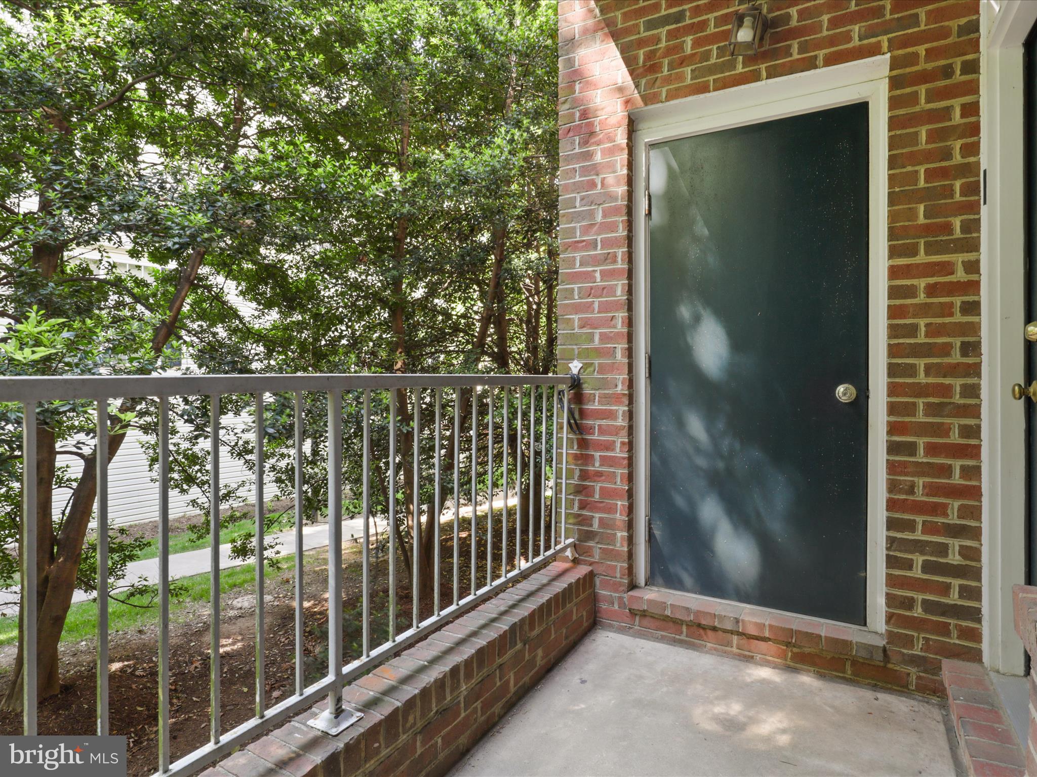 WESTBRIAR PLAZA - Residential Lease