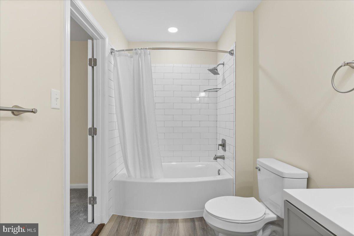 ADAMS LANDING - Residential