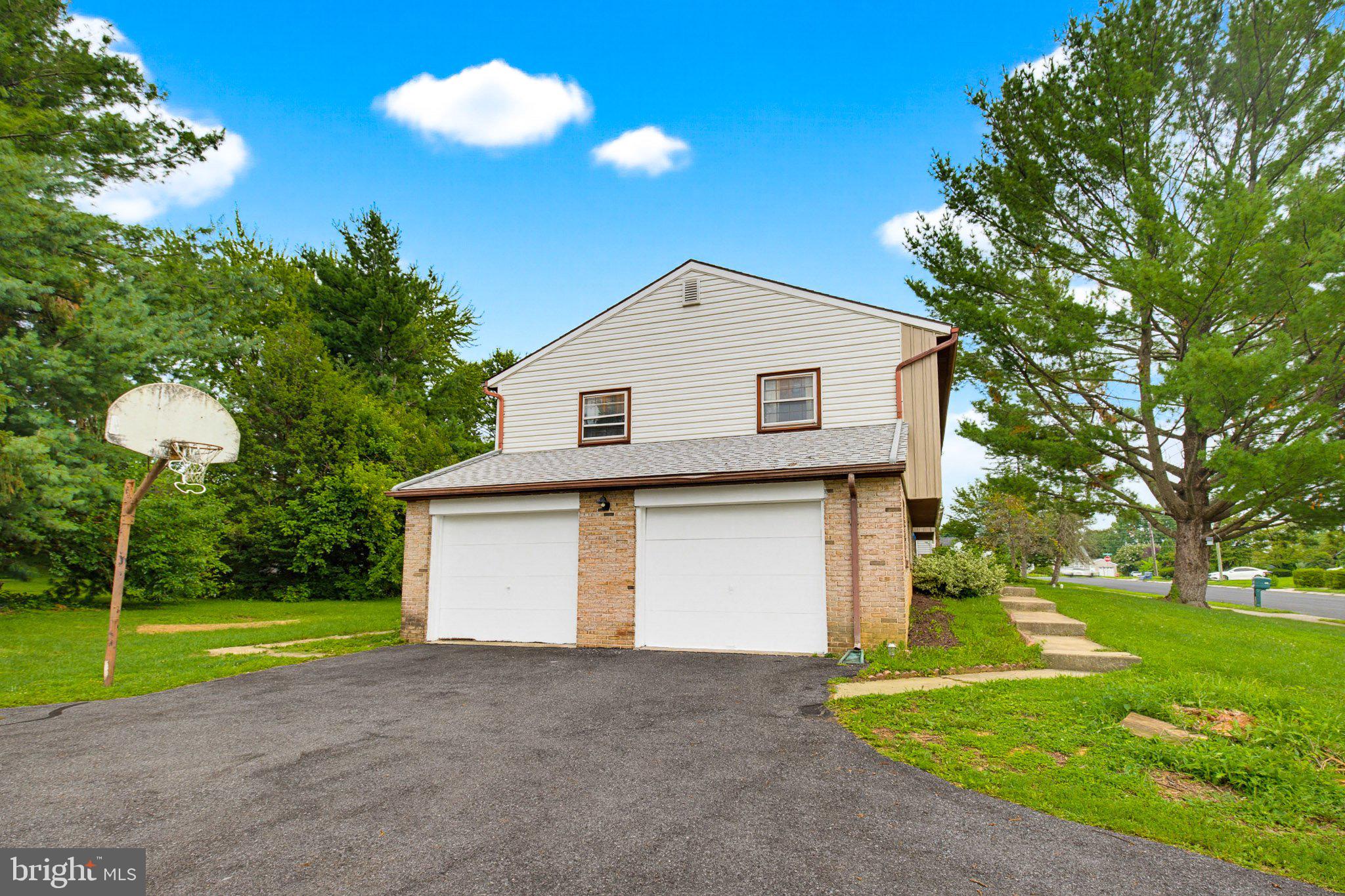 413 SURREY DRIVE