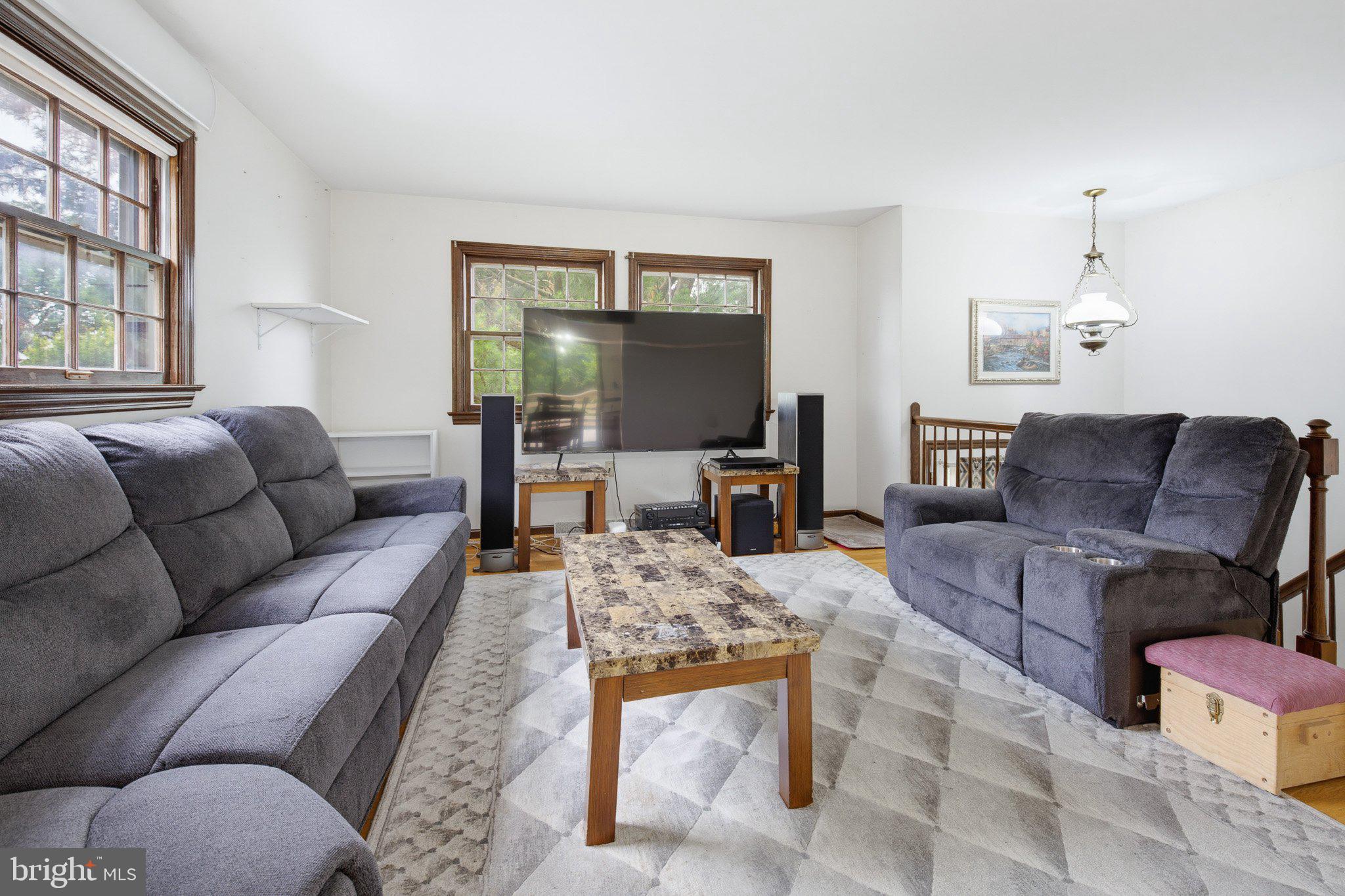 413 SURREY DRIVE