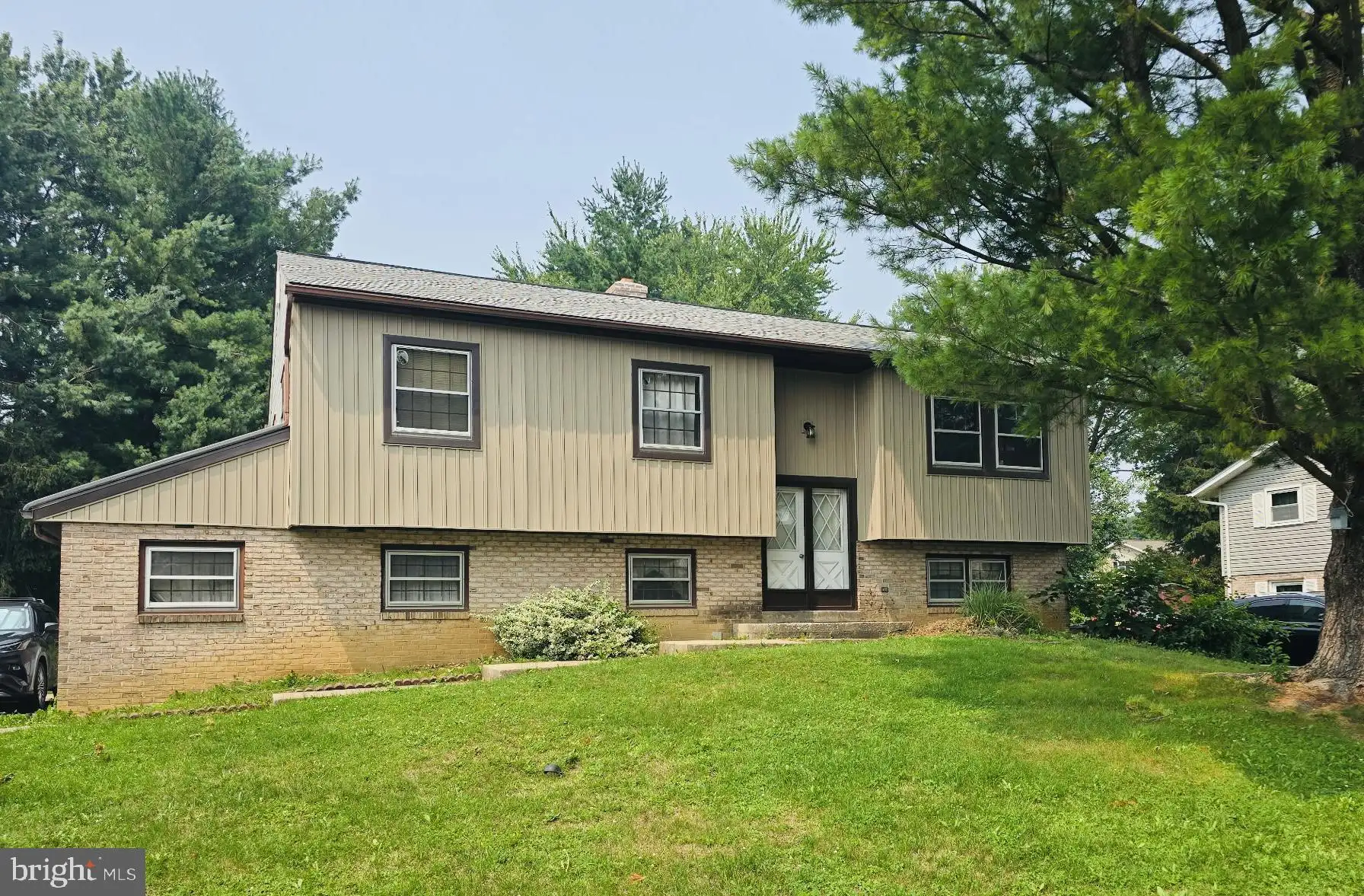413 Surrey Drive, Lancaster, PA 17601