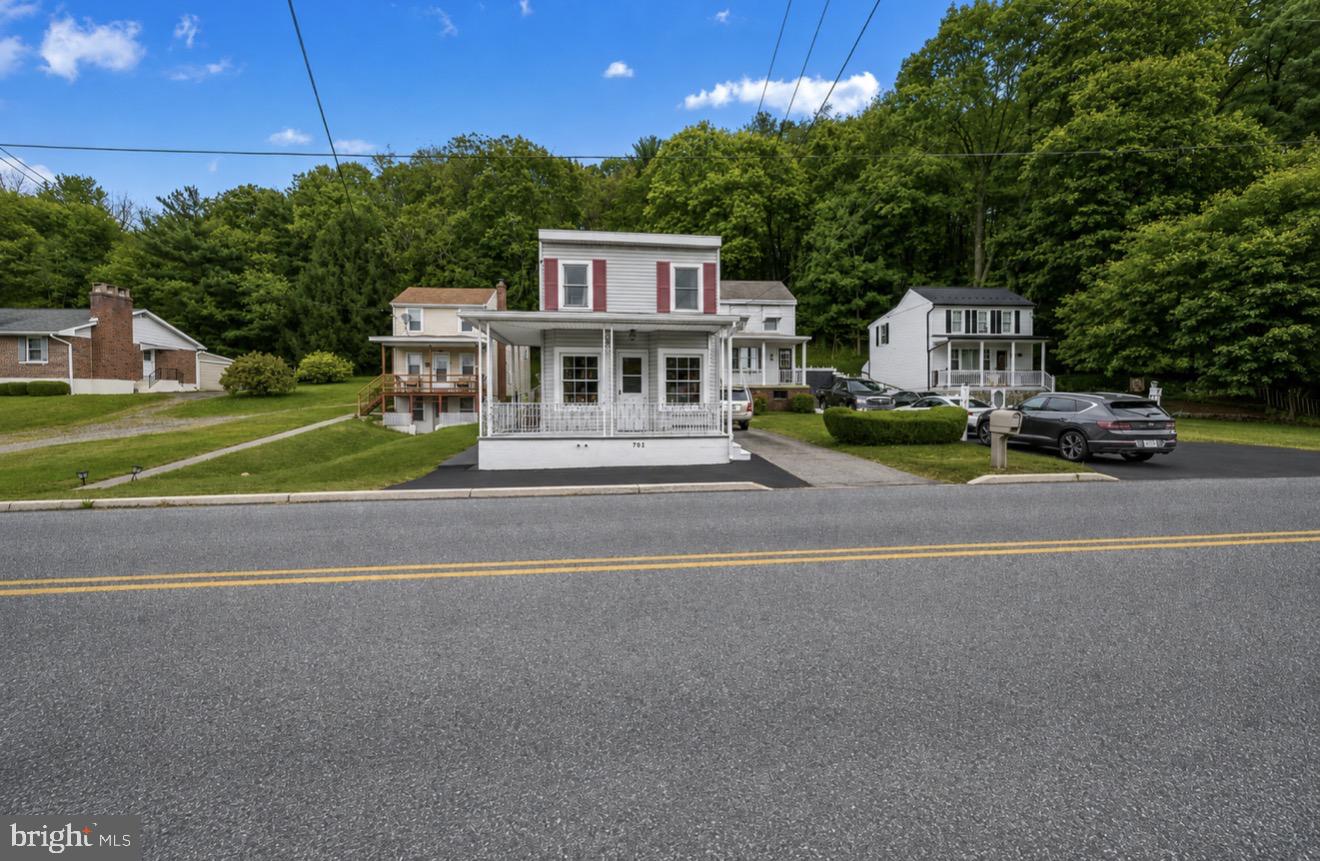 702 PORT CARBON- SAINT CLAIR HIGHWAY