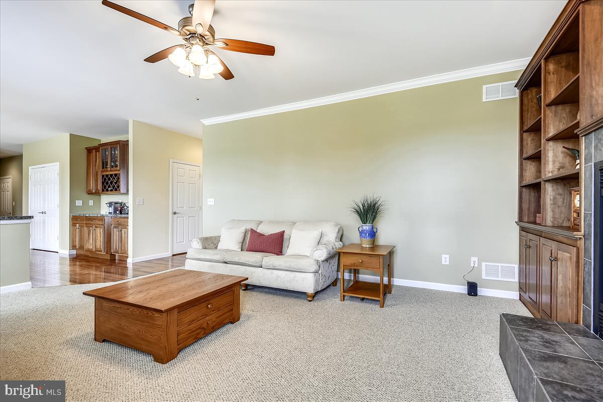 CENTENNIAL OAKS - Residential