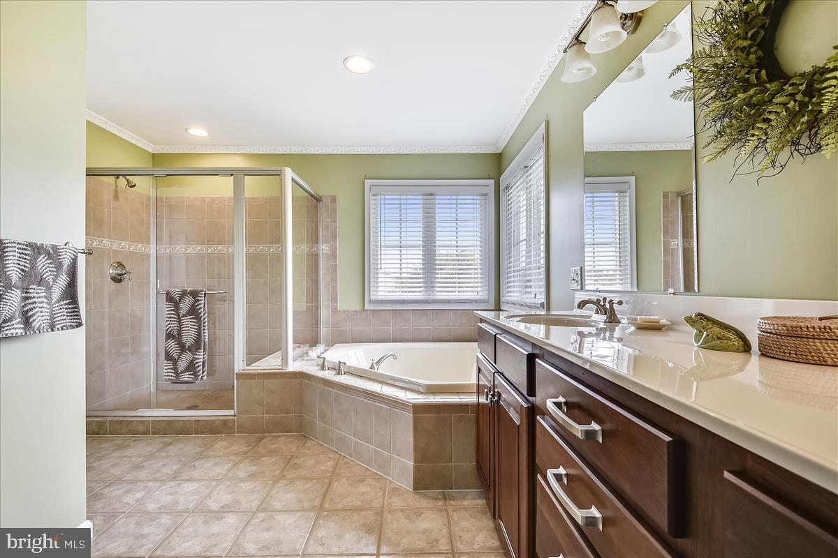 CENTENNIAL OAKS - Residential