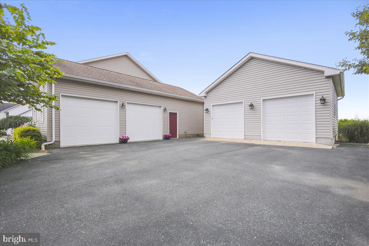 CENTENNIAL OAKS - Residential