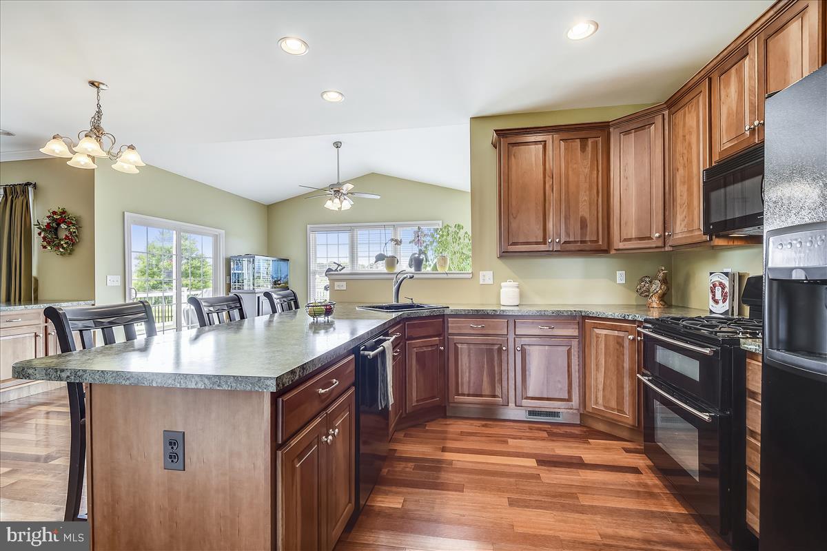 CENTENNIAL OAKS - Residential