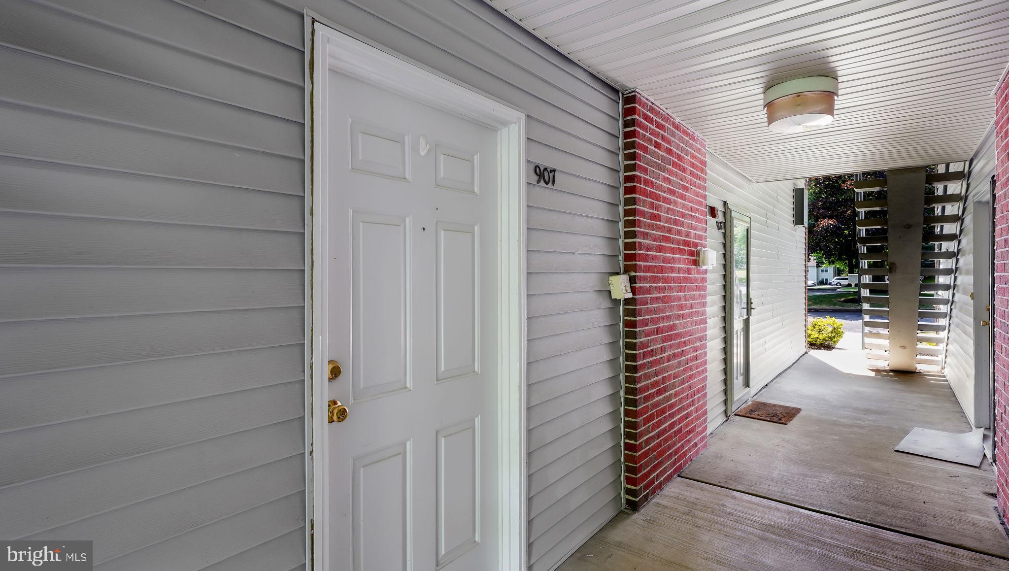 907 DIAMOND DRIVE
