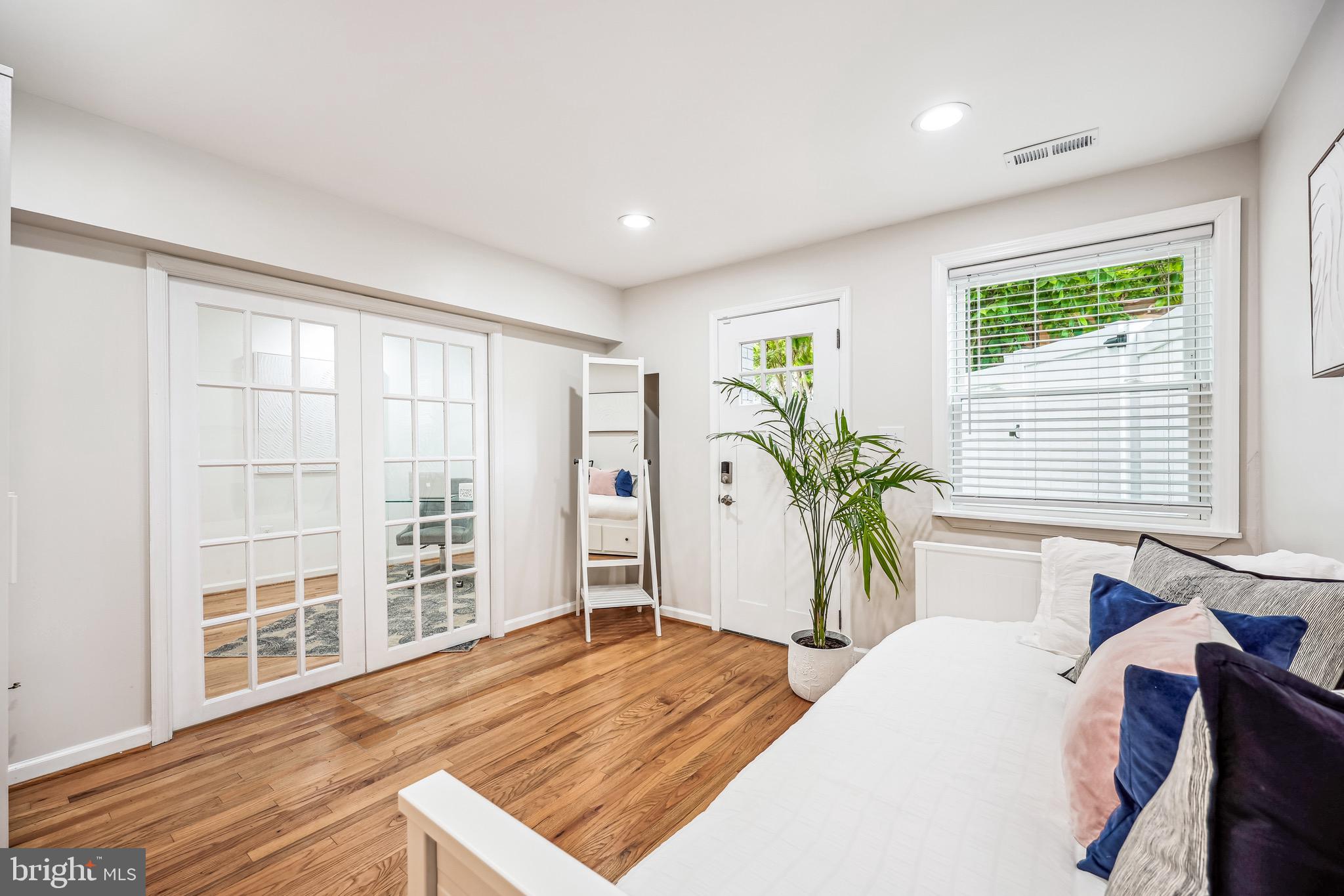 REGENCY ESTATES - Residential