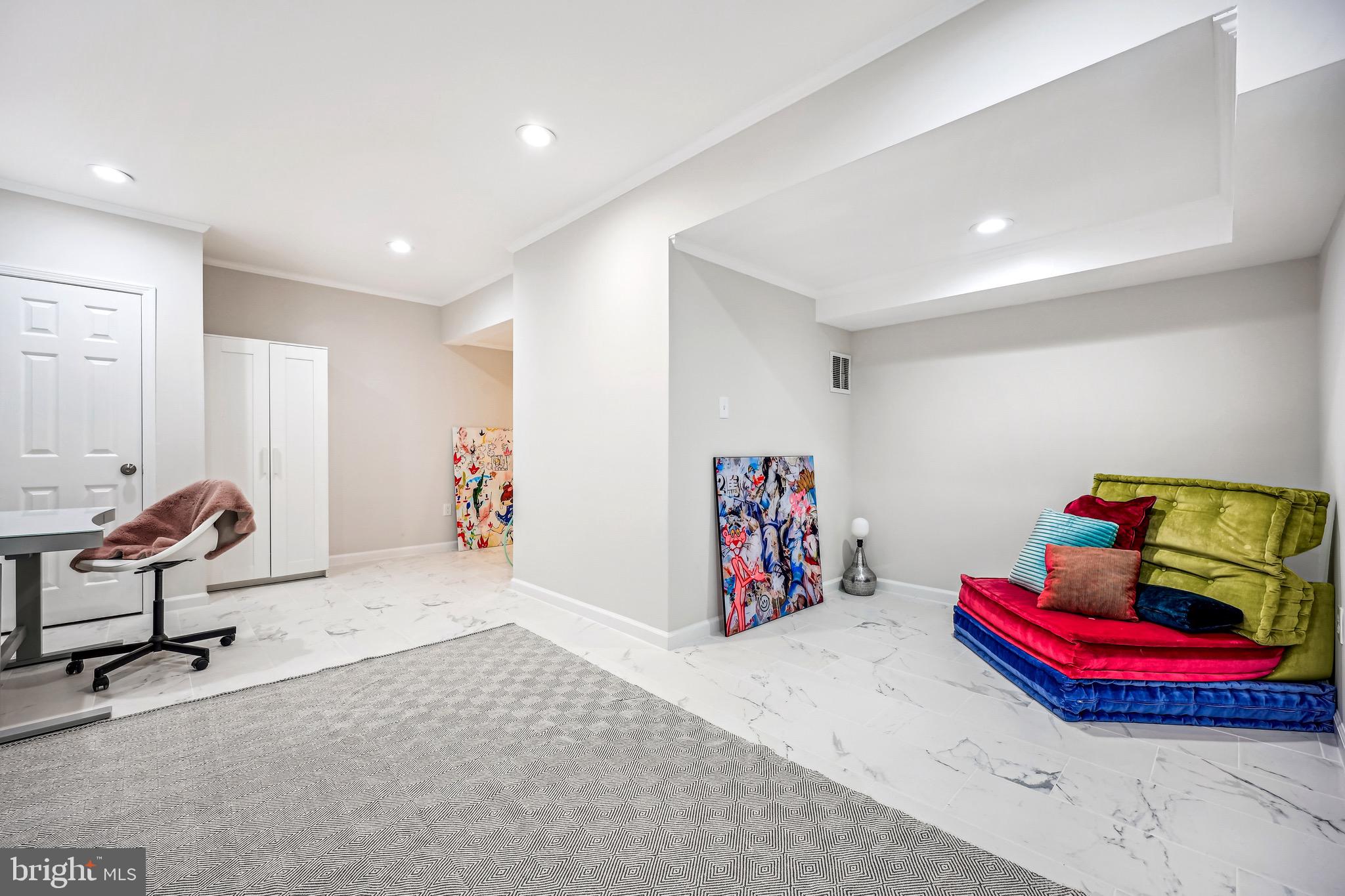 REGENCY ESTATES - Residential