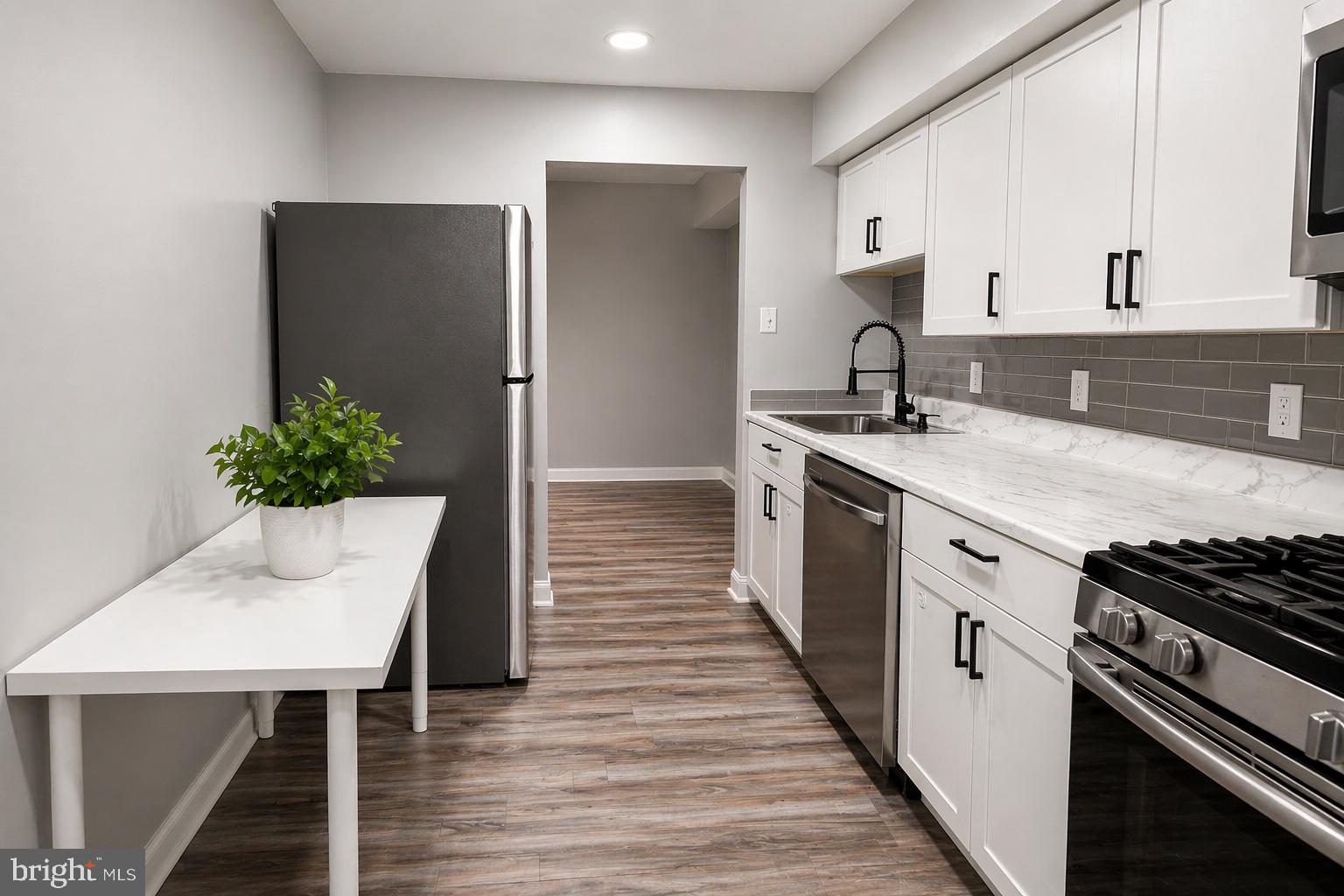 STONEGATE - Residential