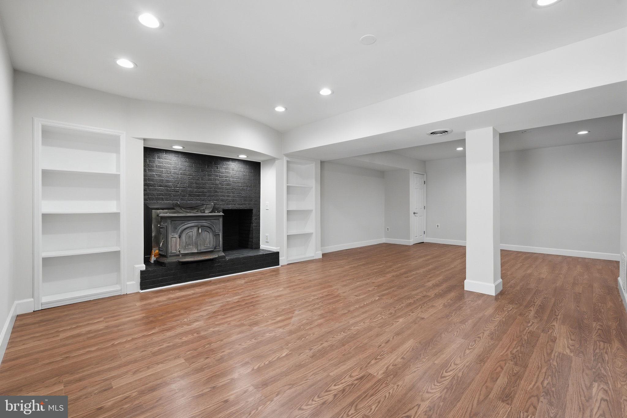 PICKWICK WOODS - Residential