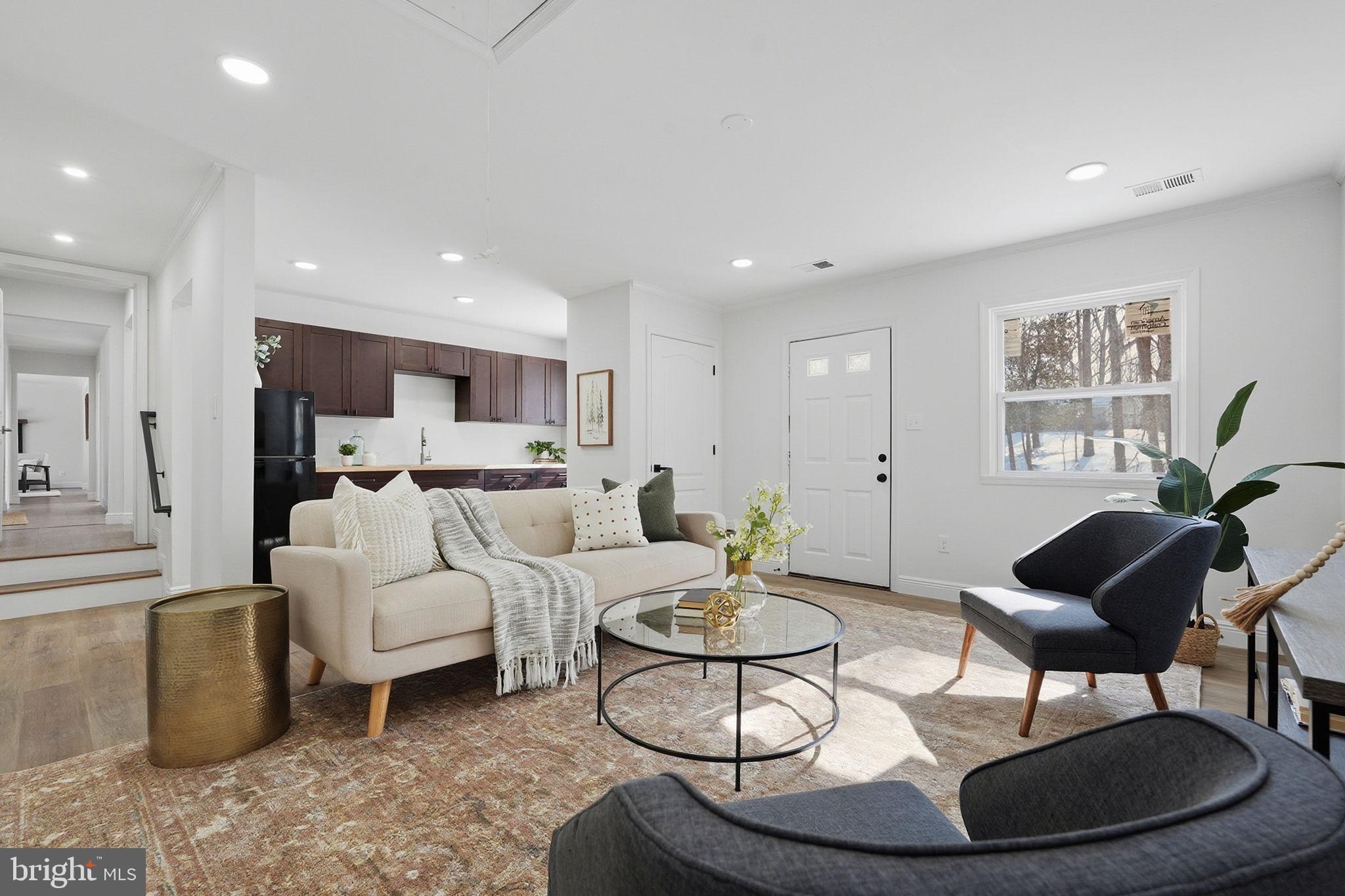 PICKWICK WOODS - Residential