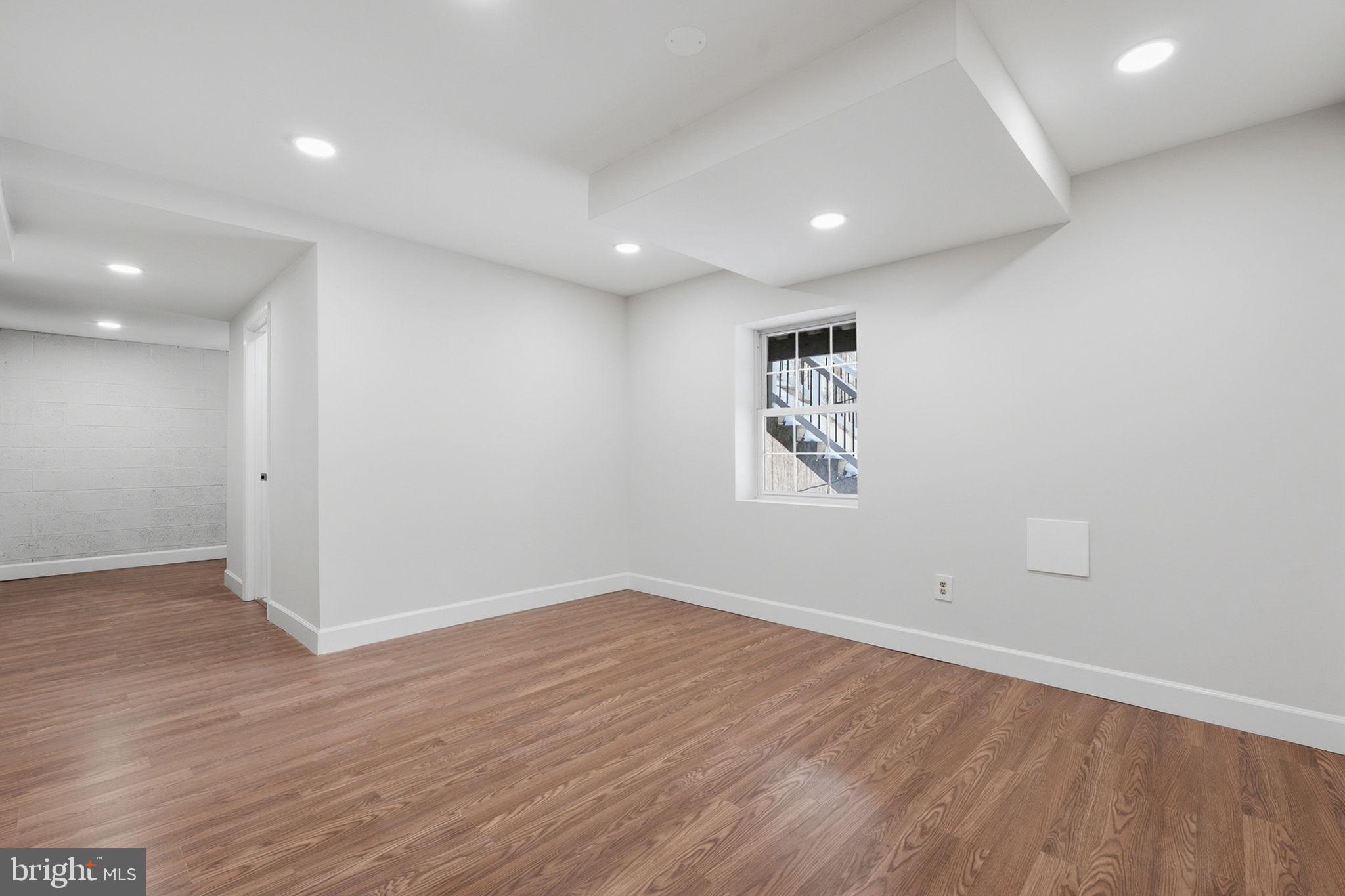 PICKWICK WOODS - Residential