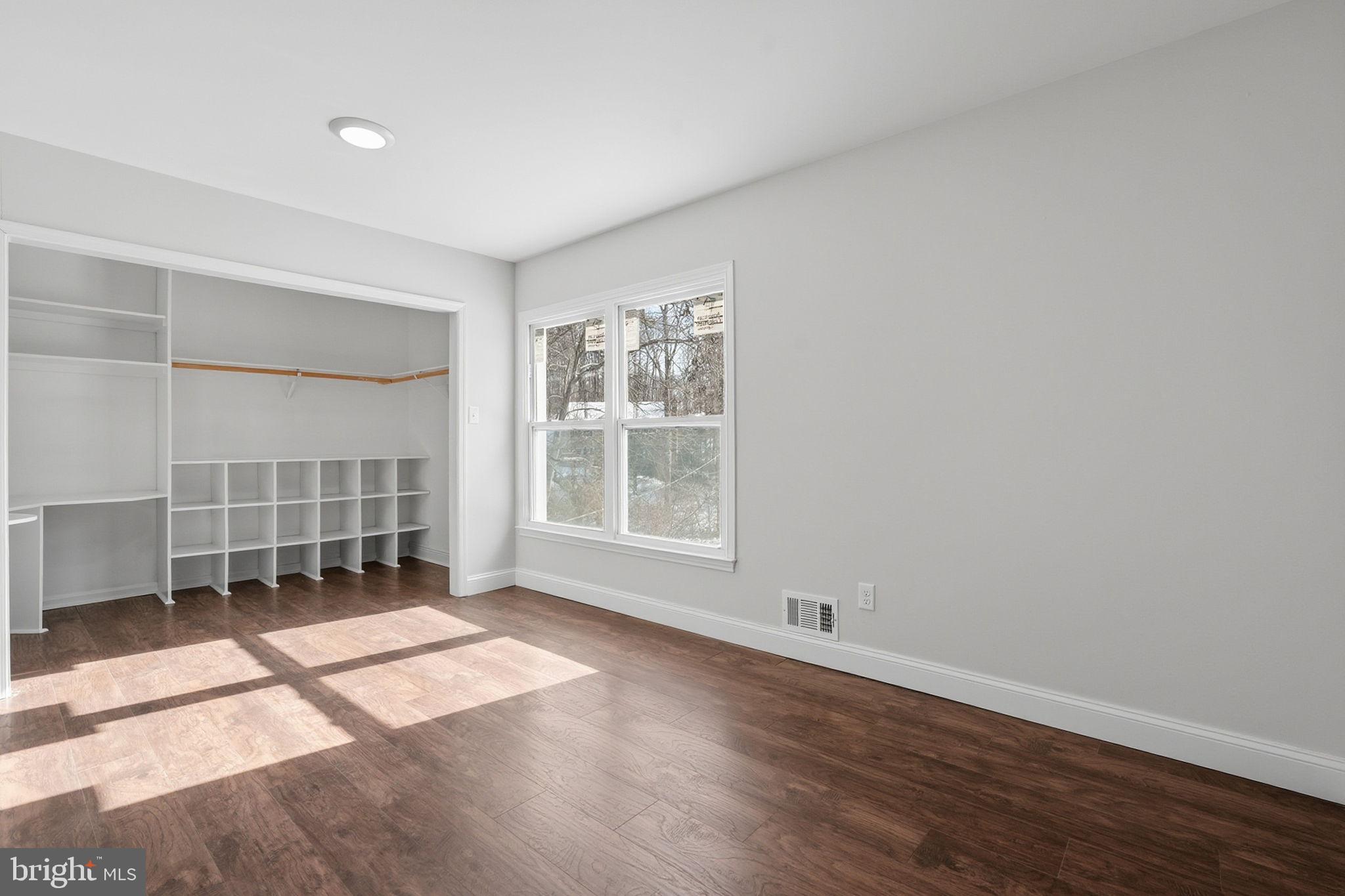 PICKWICK WOODS - Residential