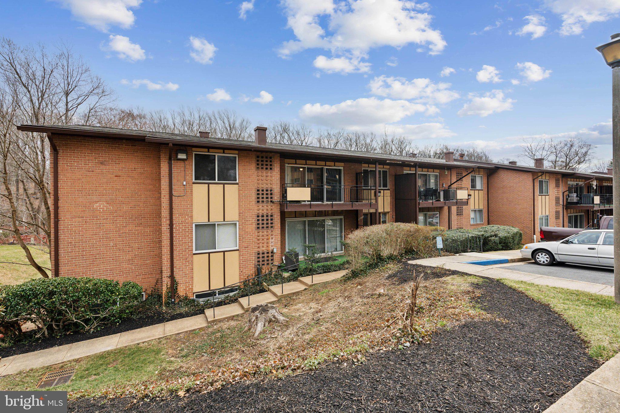 MOSBY WOODS GARDEN - Residential